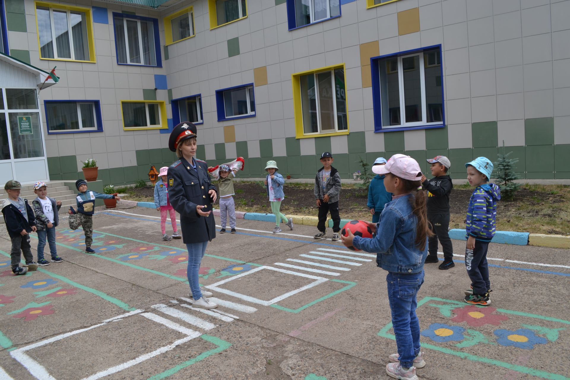 В Заинске детям напомнили о безопасности на дорогах