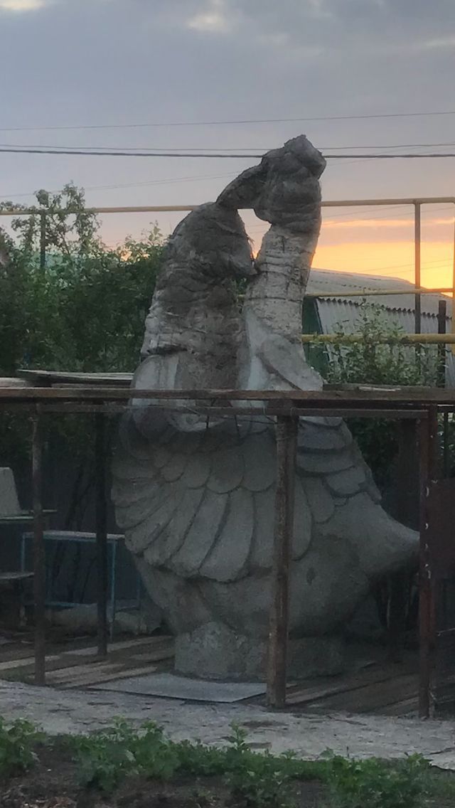 Скульптура заинского скульптора Фазыла Шиапова украсила сквер в Муслюмовском районе Татарстана