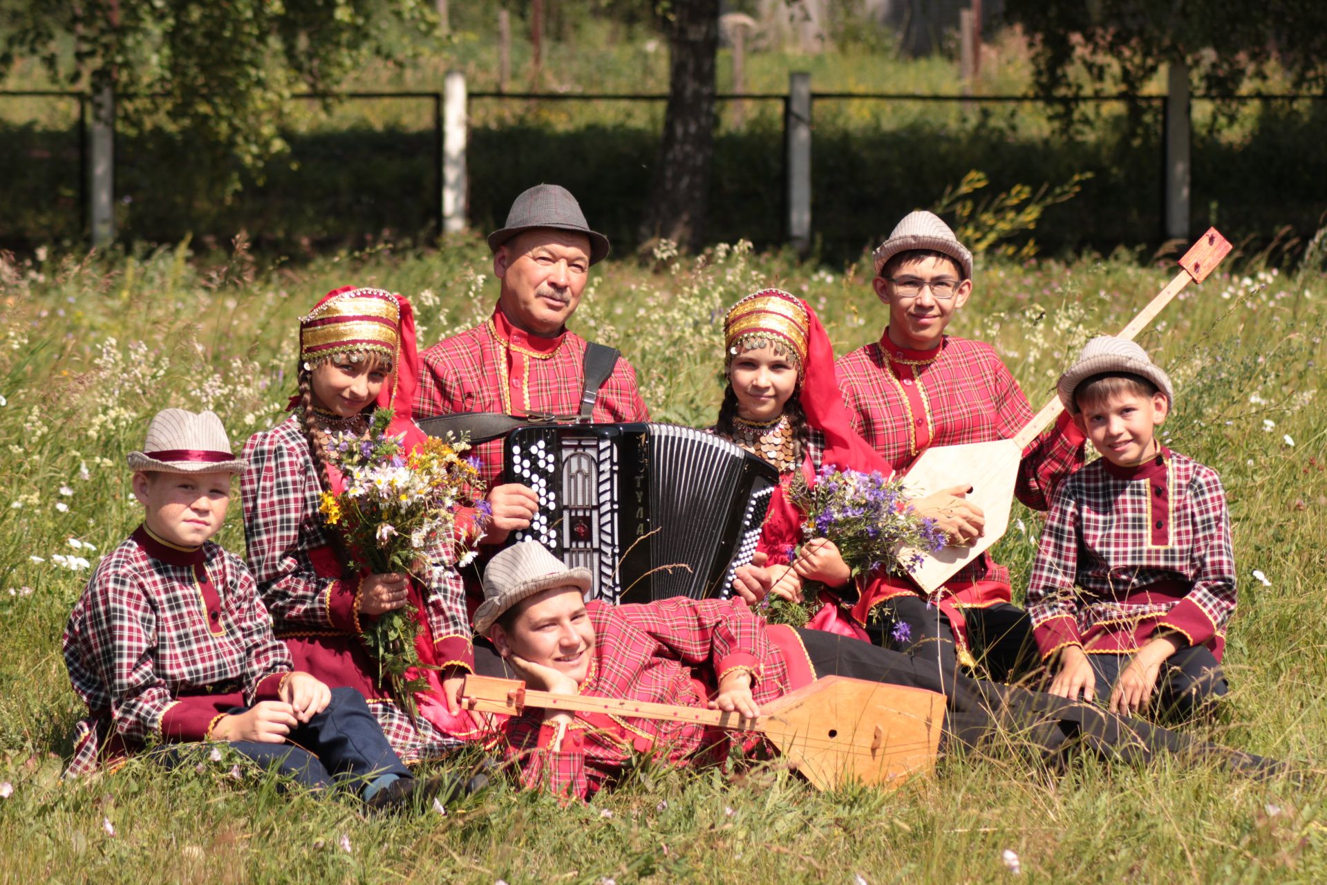 Школьники из фольклорного коллектива «Сандугачлар» выступят на празднике Петров день в Заинском районе