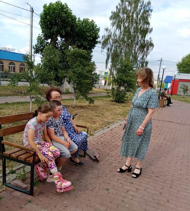 В Заинске детям рассказали, как вести себя с бродячими собаками