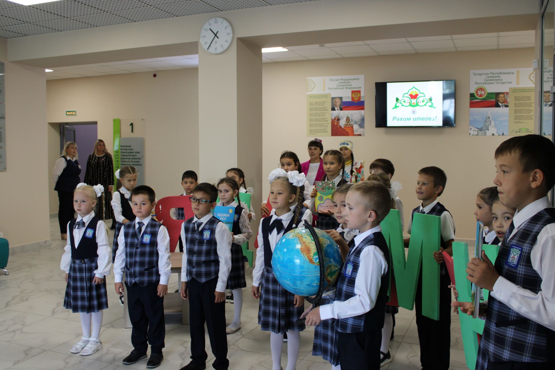 Республика Рәисе Зәйдә яңартылган татар гимназиясен ачты