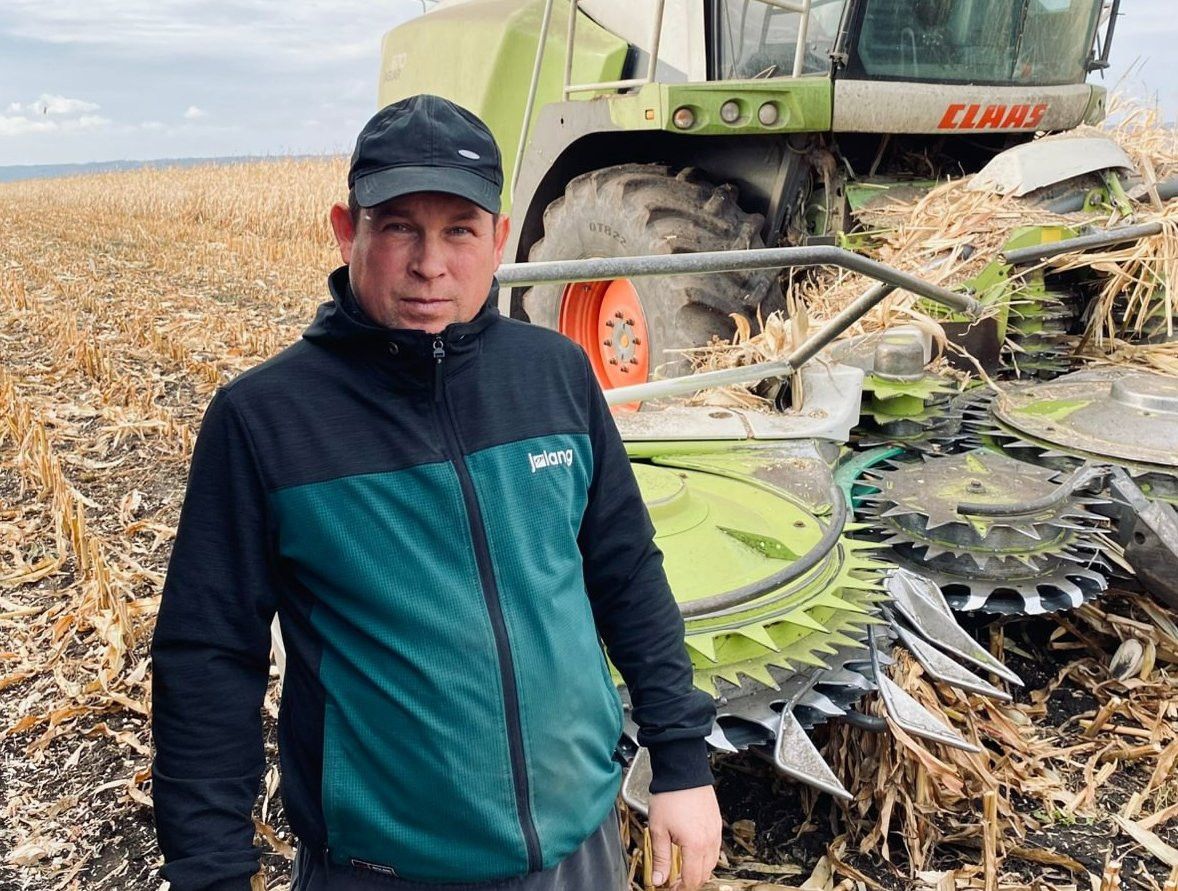 Заинский механизатор Михаил Ермолаев заготовил более 14 тысяч тонн кормов