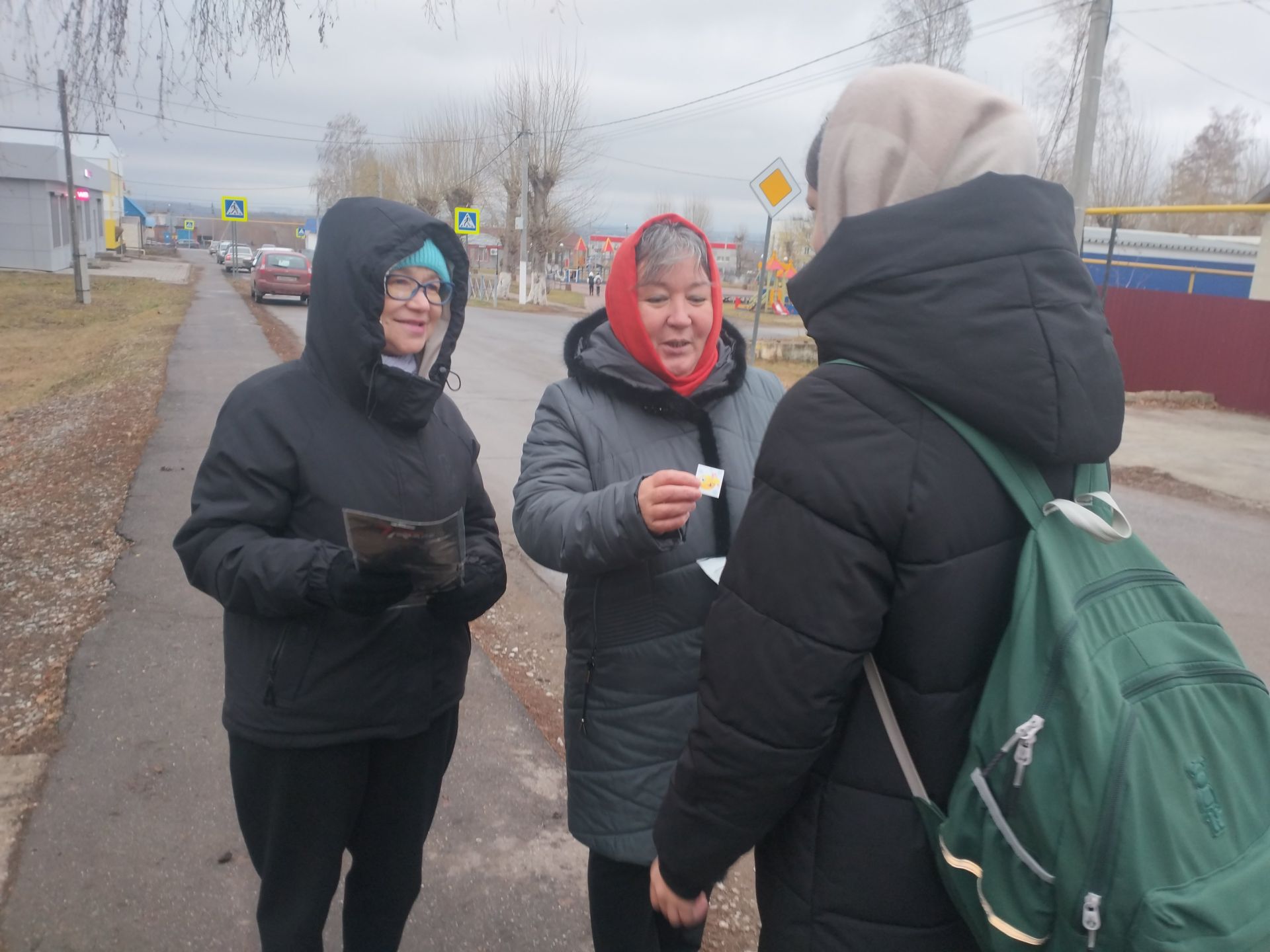 Жители Заинска решили стать заметными в темноте