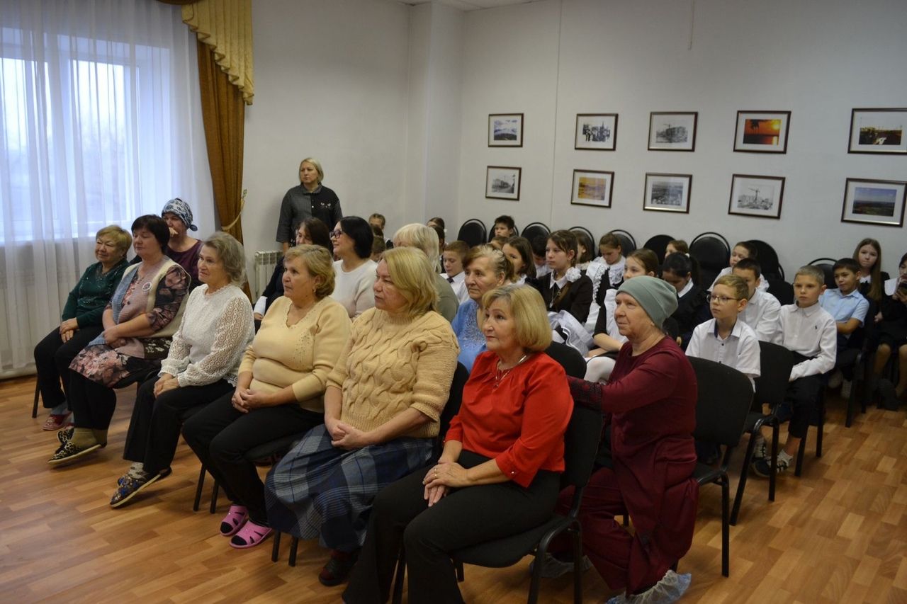 Иске Зәйдә маскировка челтәрләре үрүче хатын-кызларны хөрмәтләделәр