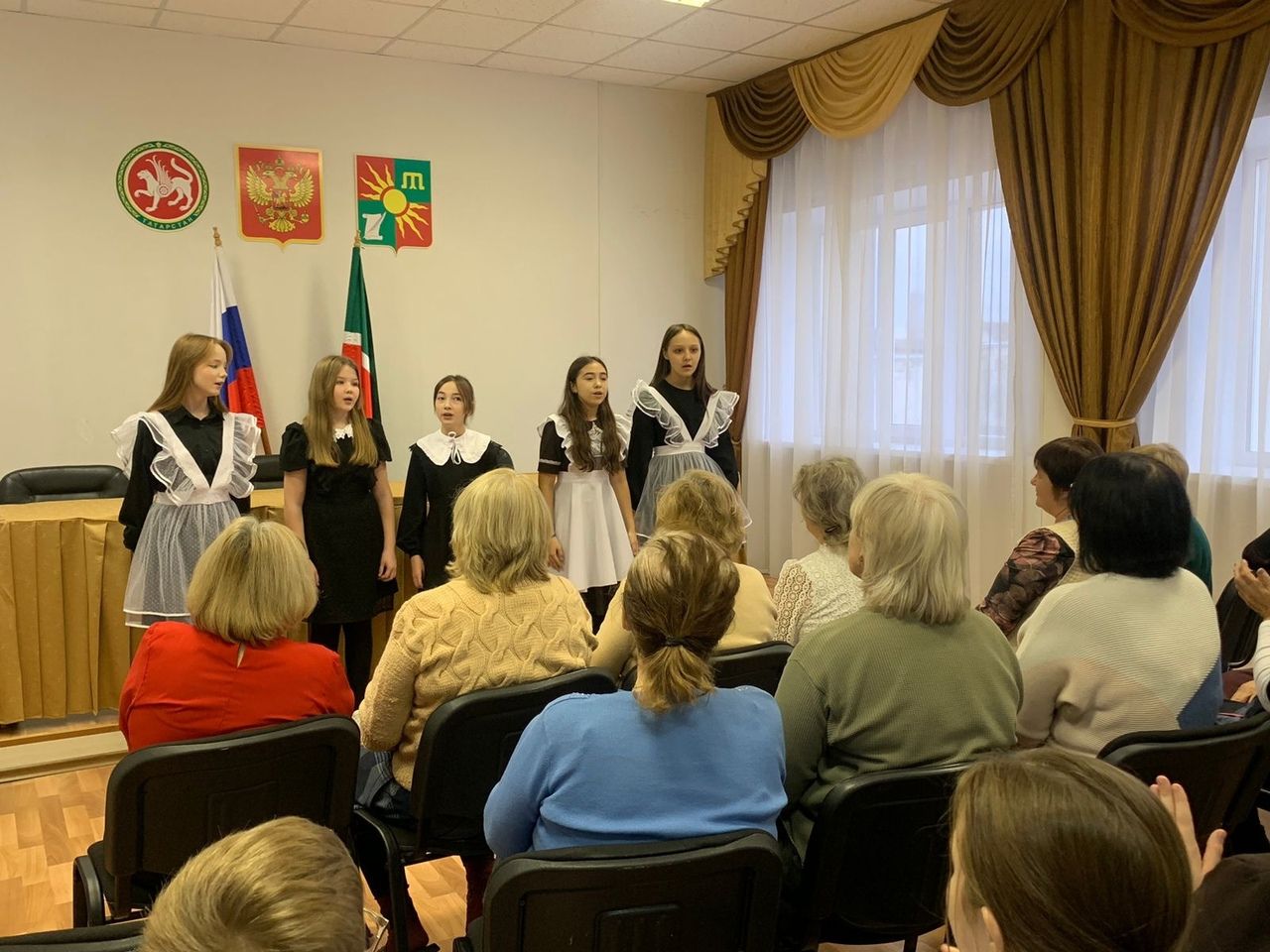 Иске Зәйдә маскировка челтәрләре үрүче хатын-кызларны хөрмәтләделәр