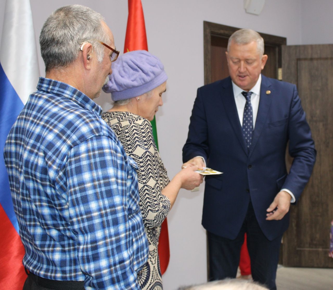 Зәйнең батыр егетенең медале әти-әнисенә тапшырылды