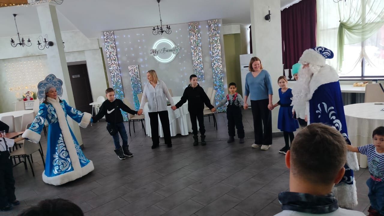 Зәйдә хәйрияче балалар өчен Яңа ел бәйрәме уздырды