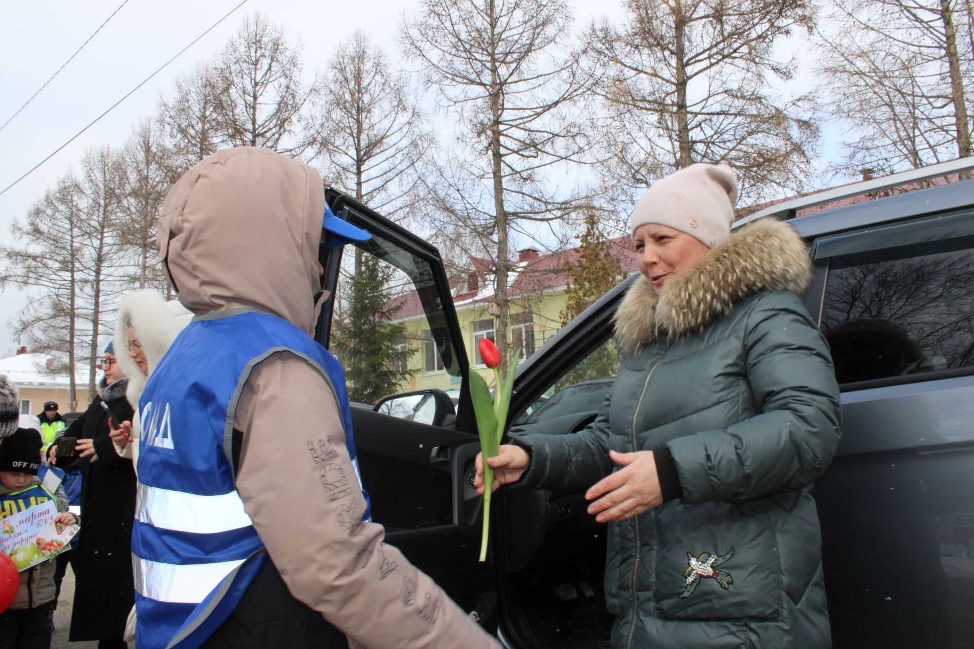 Зәйдә автоледилар лаләләр алдылар