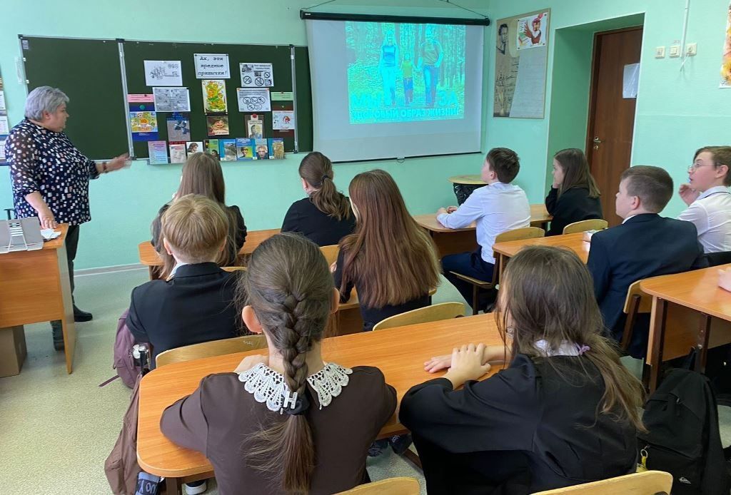 Зәйдә укучылар белән зарарлы гадәтләр турында сөйләштеләр