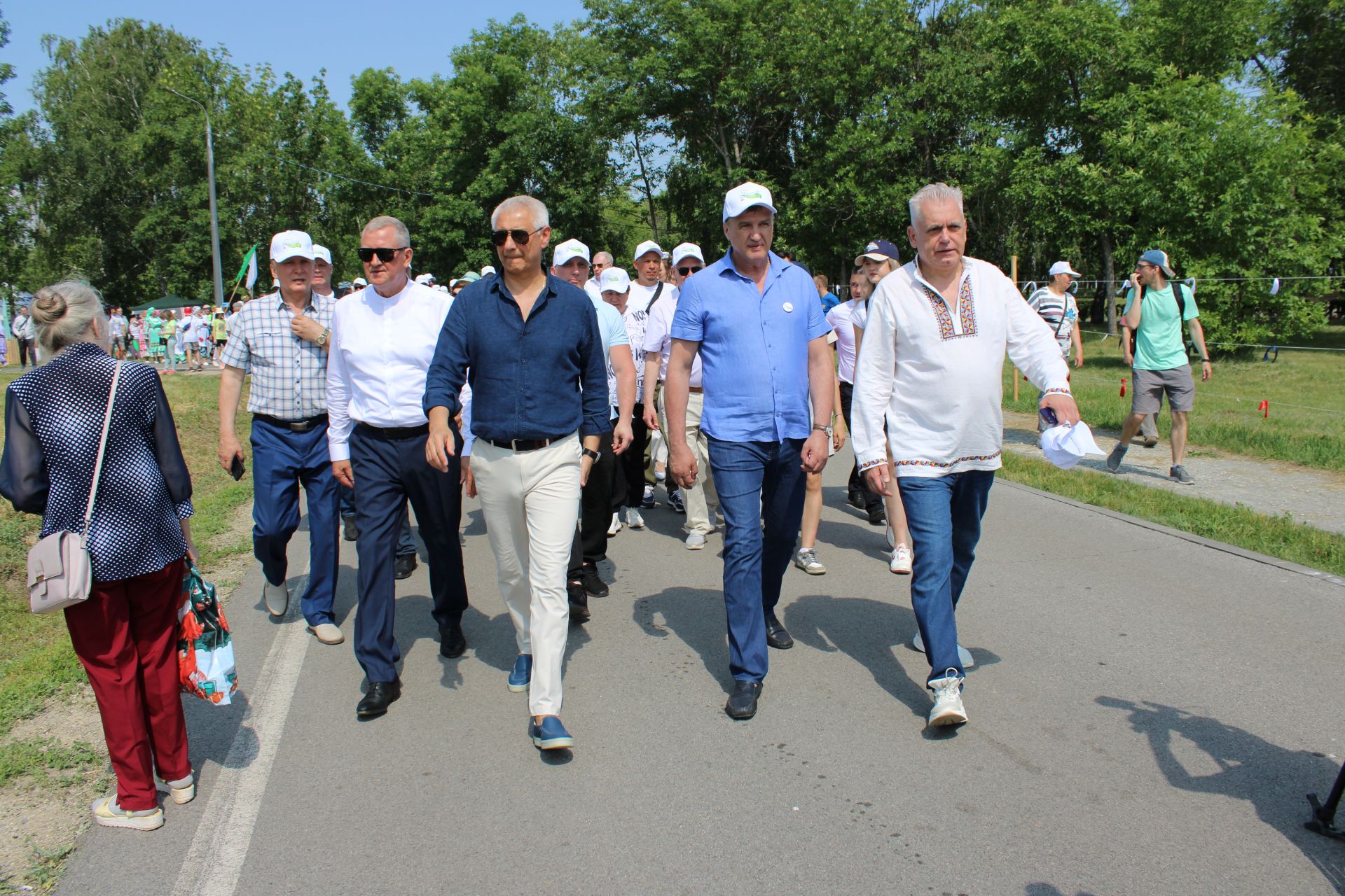 Зәйлеләр Магнитогорск Сабантуен күркәм әзерләнгән мәйданчык, чыгышлар белән бизәде