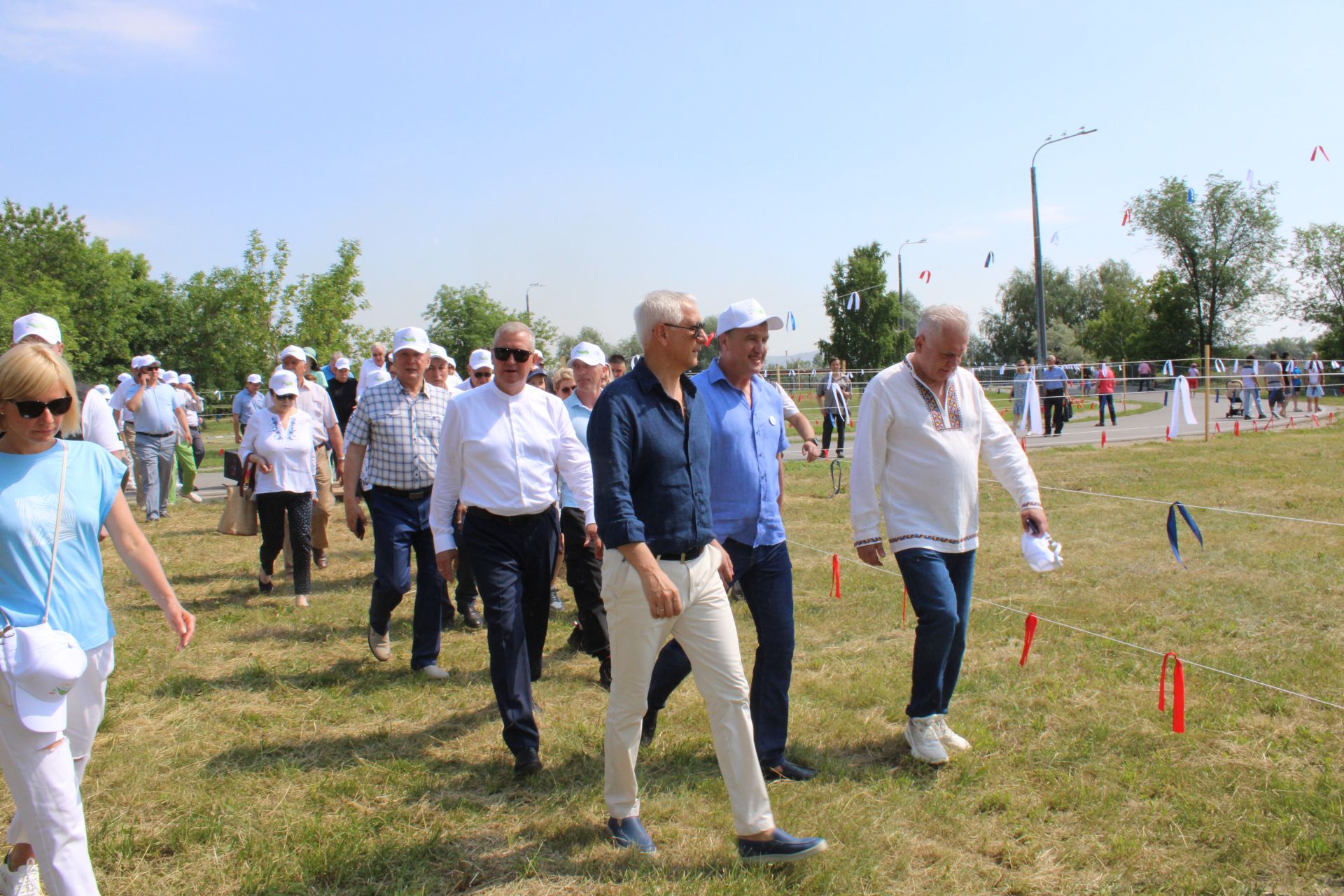 Зәйлеләр Магнитогорск Сабантуен күркәм әзерләнгән мәйданчык, чыгышлар белән бизәде