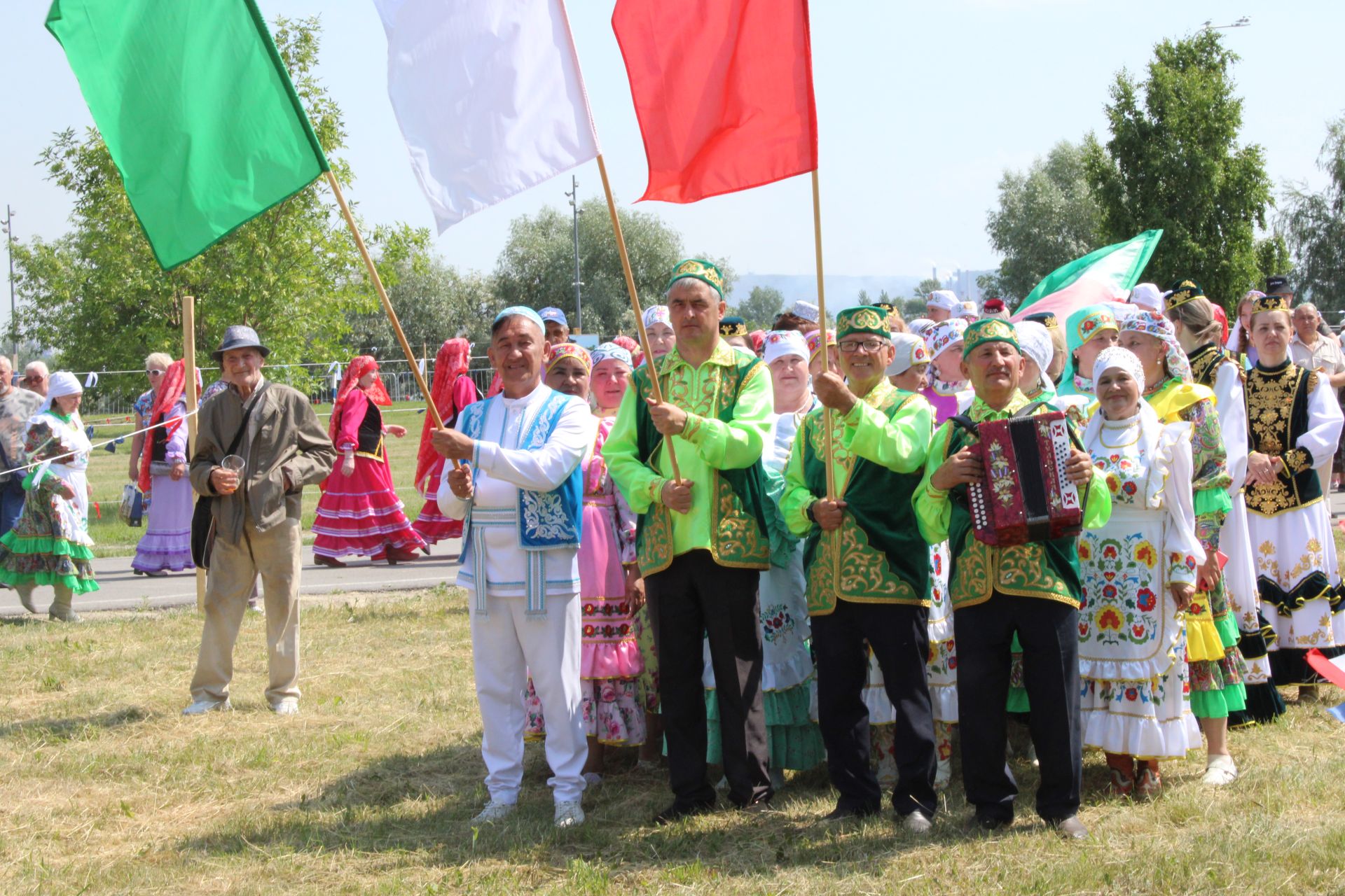 Зәйлеләр Магнитогорск Сабантуен күркәм әзерләнгән мәйданчык, чыгышлар белән бизәде