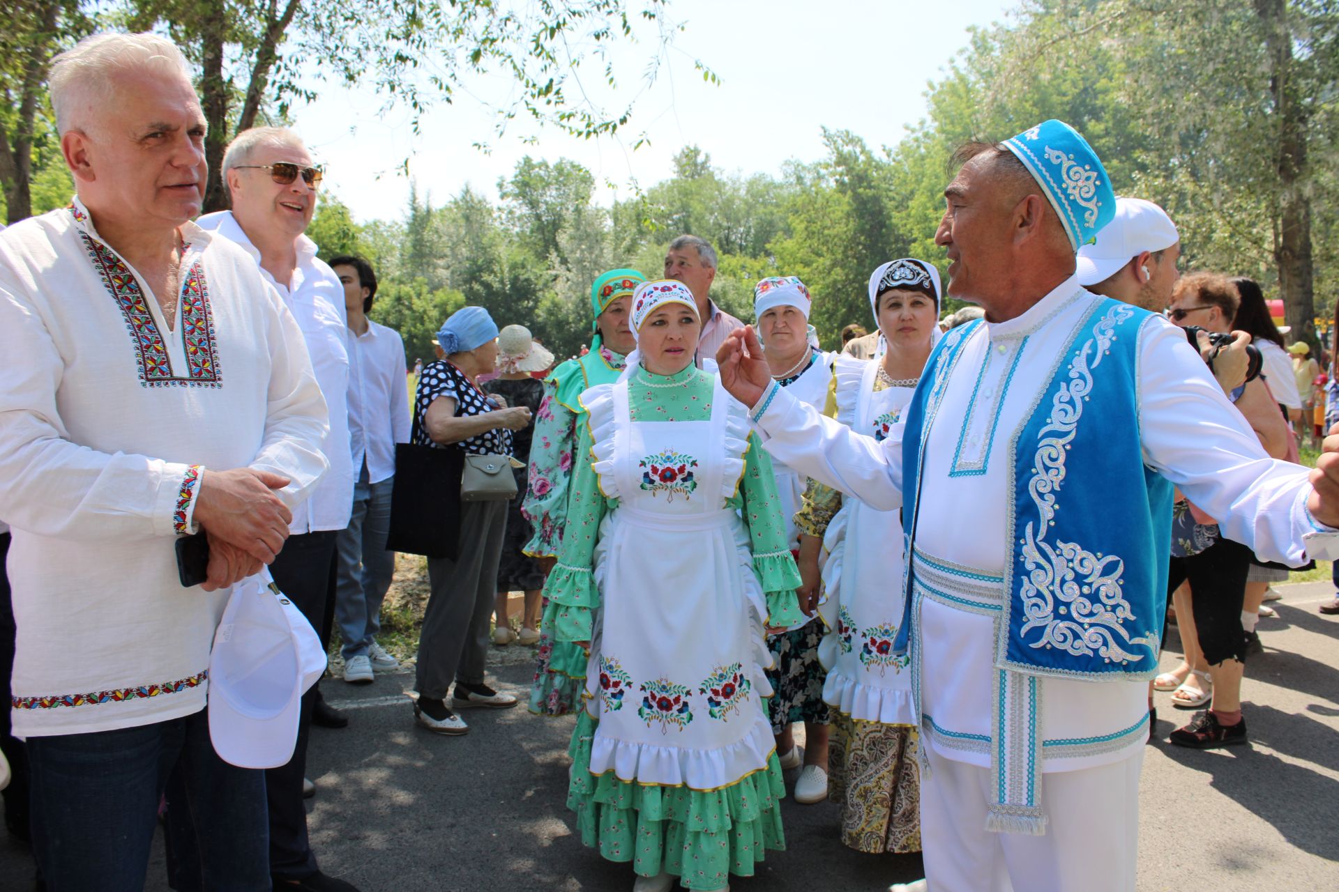 Зәйлеләр Магнитогорск Сабантуен күркәм әзерләнгән мәйданчык, чыгышлар белән бизәде