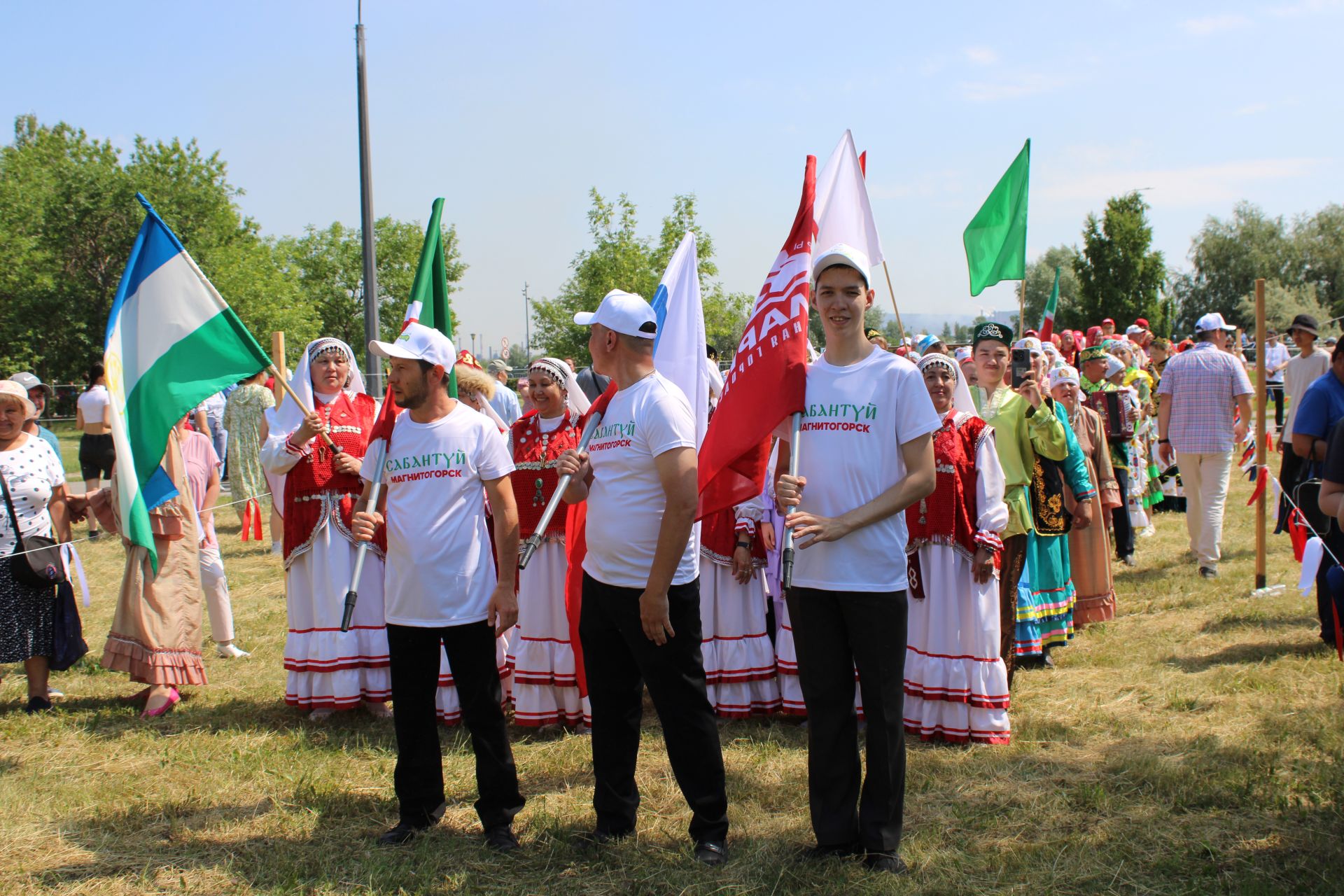 Зәйлеләр Магнитогорск Сабантуен күркәм әзерләнгән мәйданчык, чыгышлар белән бизәде