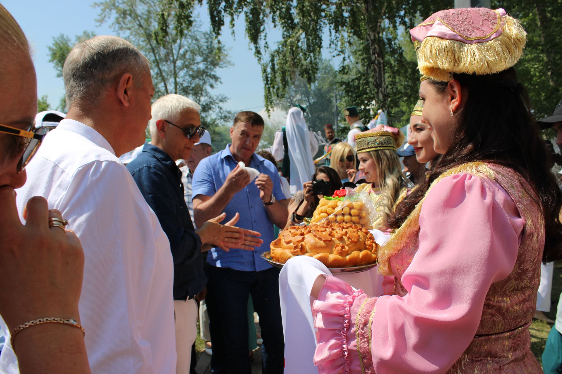 Зәйлеләр Магнитогорск Сабантуен күркәм әзерләнгән мәйданчык, чыгышлар белән бизәде