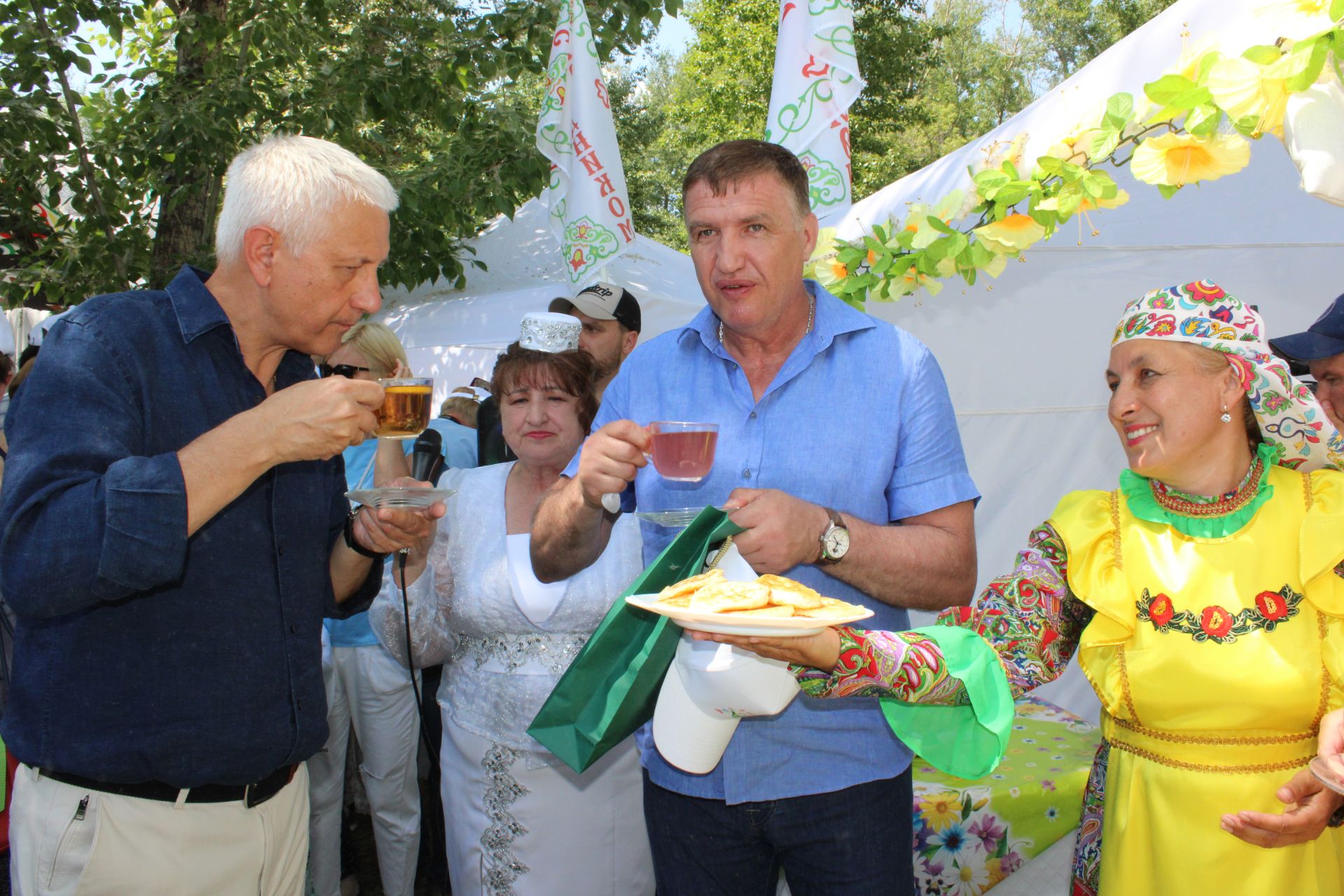 Зәйлеләр Магнитогорск Сабантуен күркәм әзерләнгән мәйданчык, чыгышлар белән бизәде