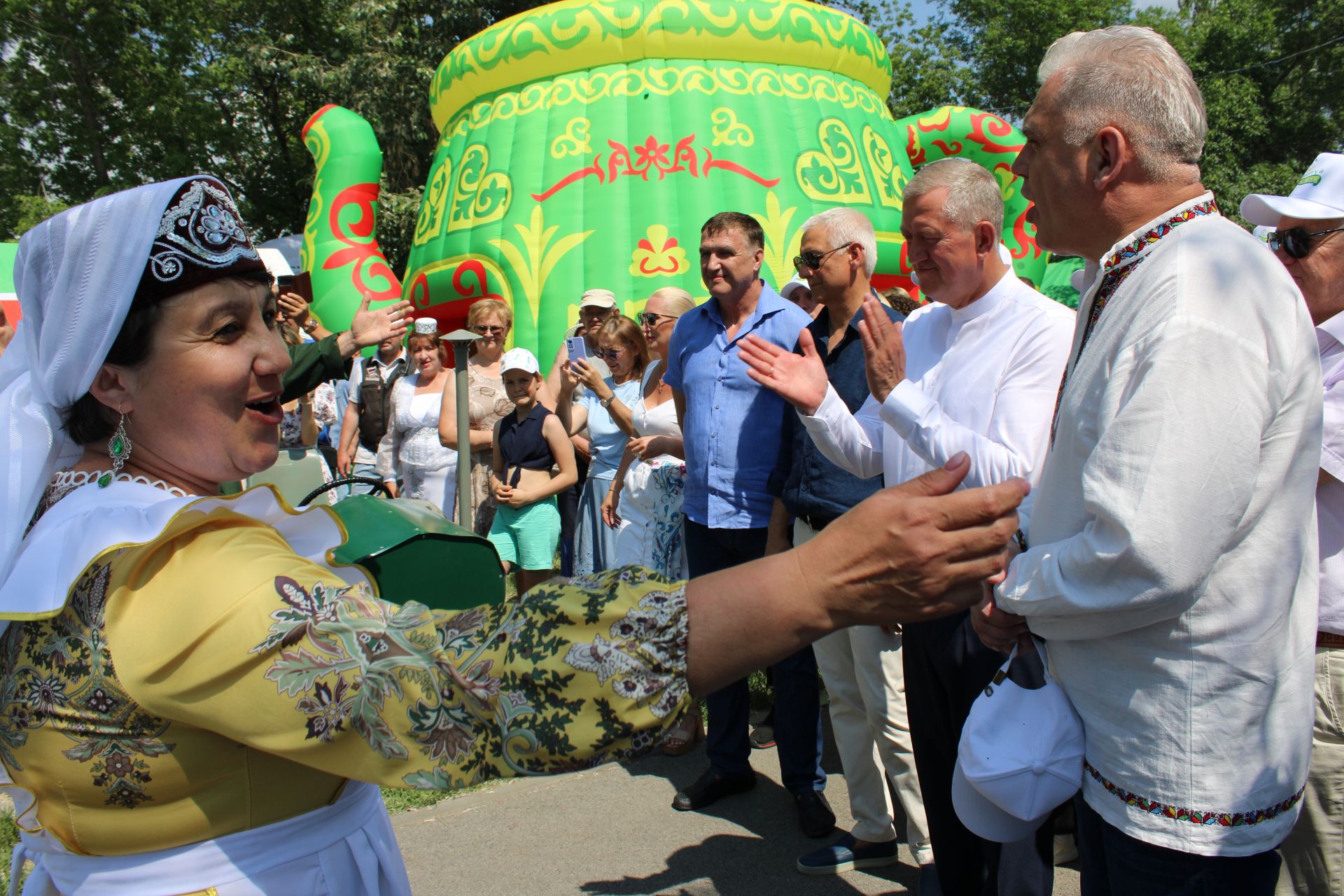 Зәйлеләр Магнитогорск Сабантуен күркәм әзерләнгән мәйданчык, чыгышлар белән бизәде