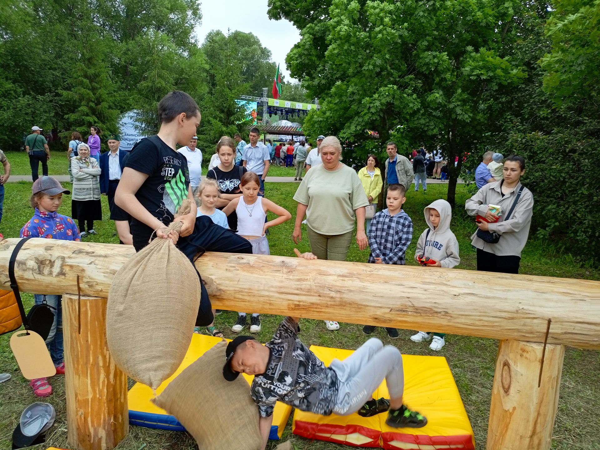 Сабантуе төрле мәйданчыкларда гөрли