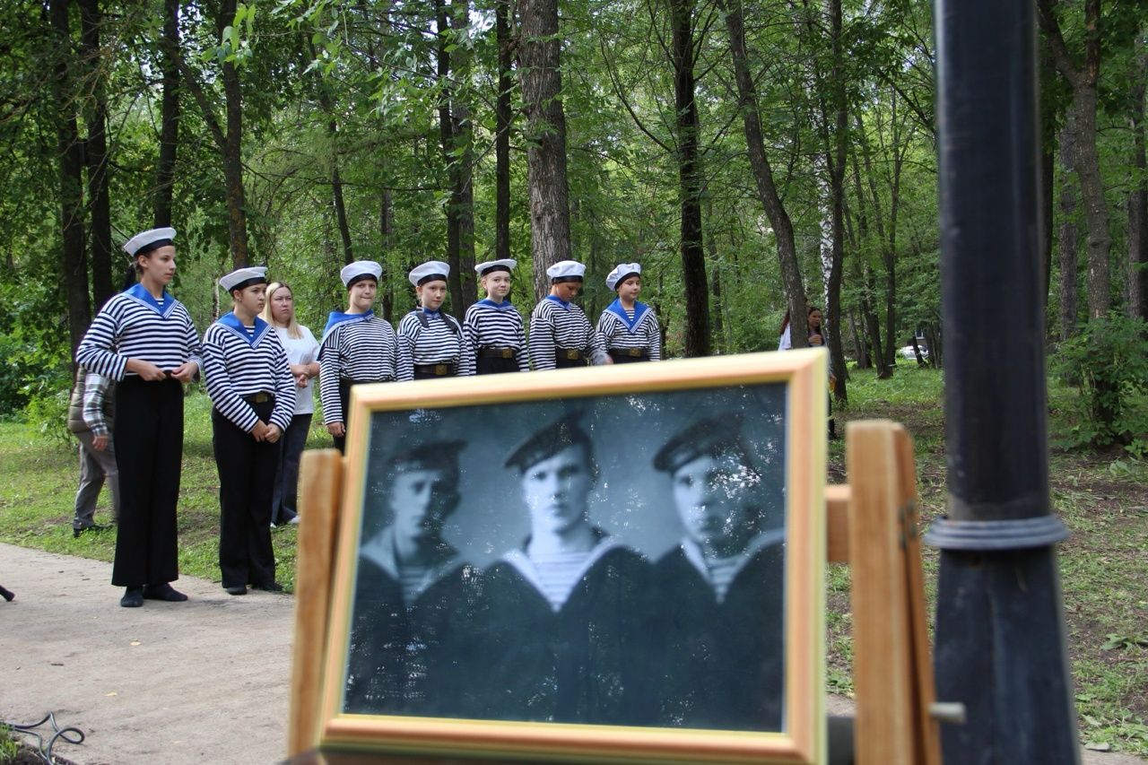 В Заинске открыли памятник морякам всех поколений