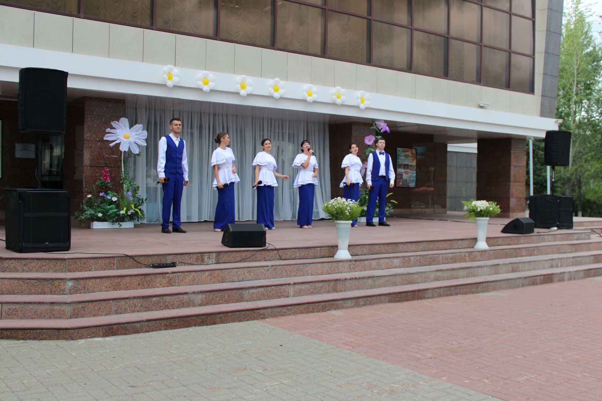 В День семьи, любви и верности в Заинске чествовали юбиляров супружеской жизни