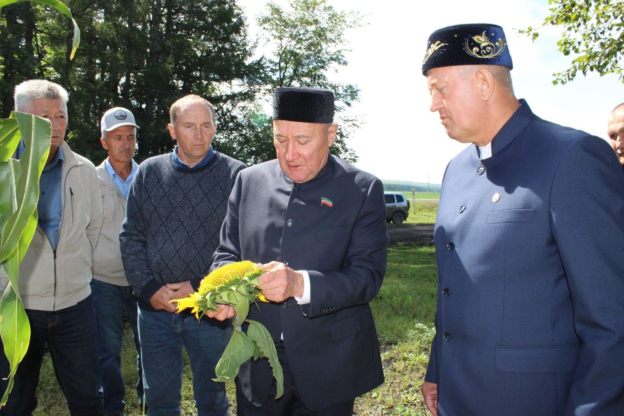 Марат Әхмәтов: « Зәй  — үсемлекчелектә республиканың әйдәүче флагманы»