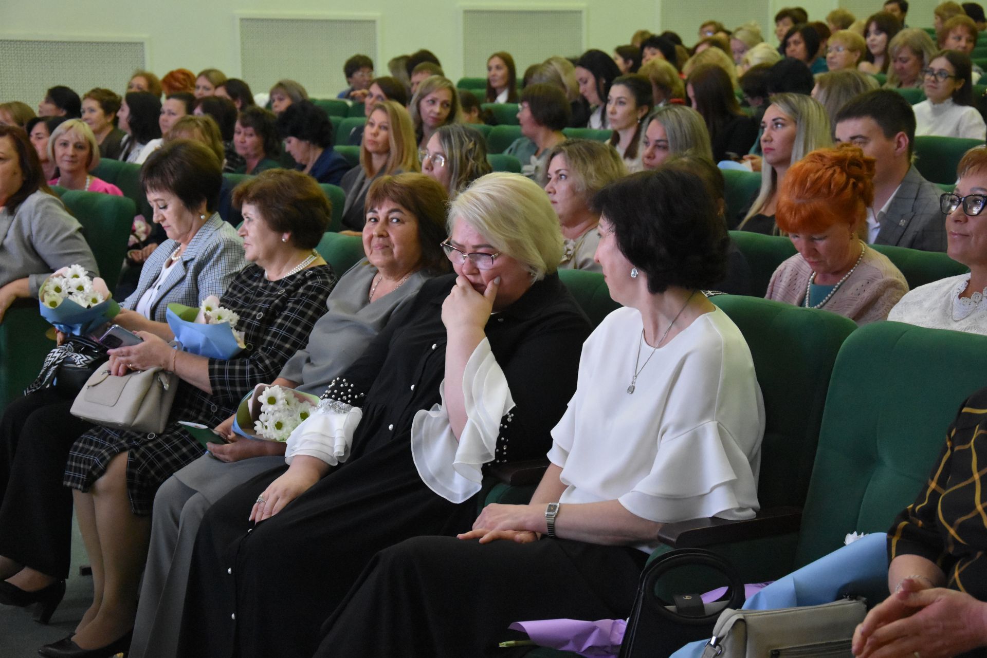 В Заинске наградили лучших педагогов