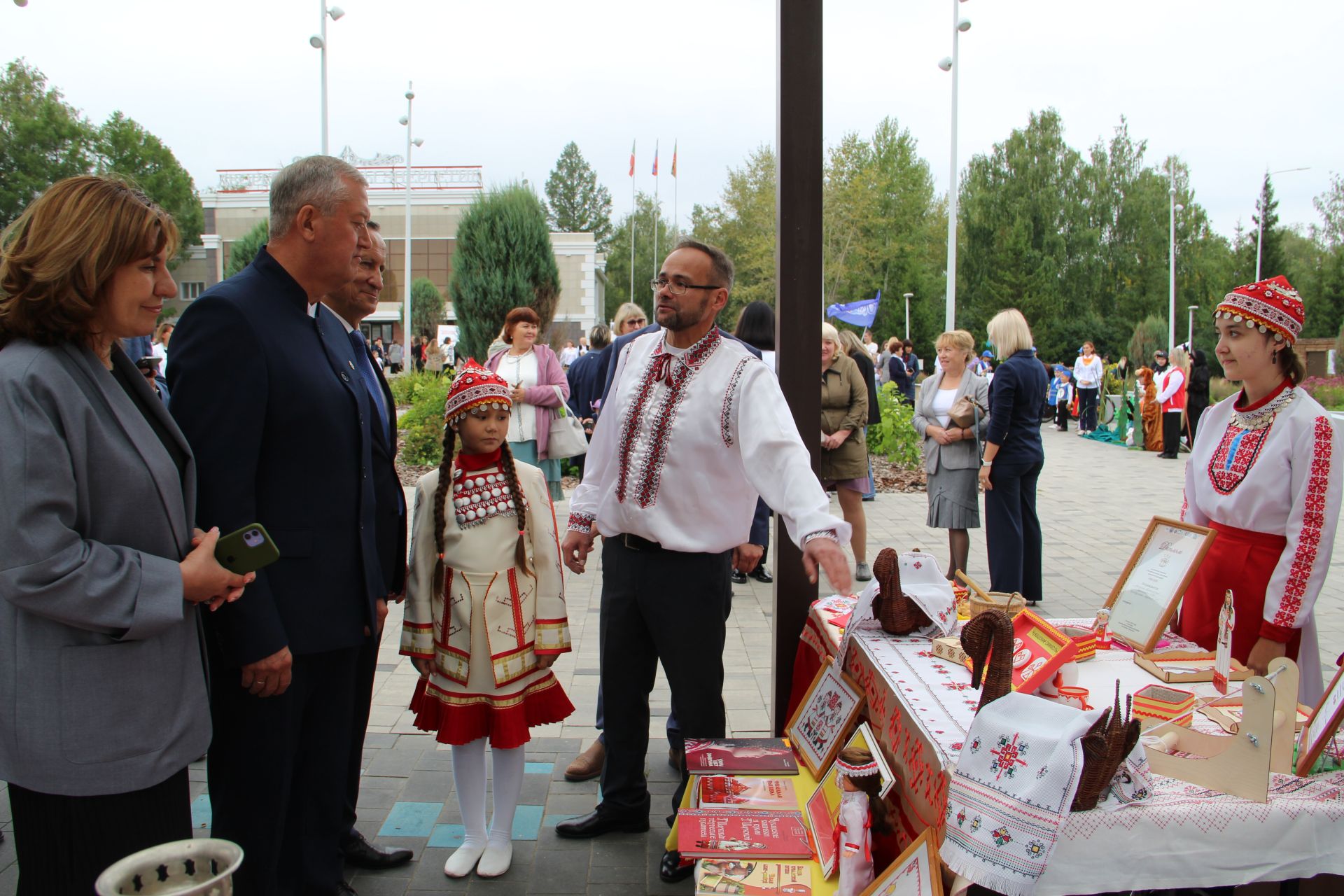 В Заинске в рамках большого педсовета дети поделились своими эксклюзивными проектами