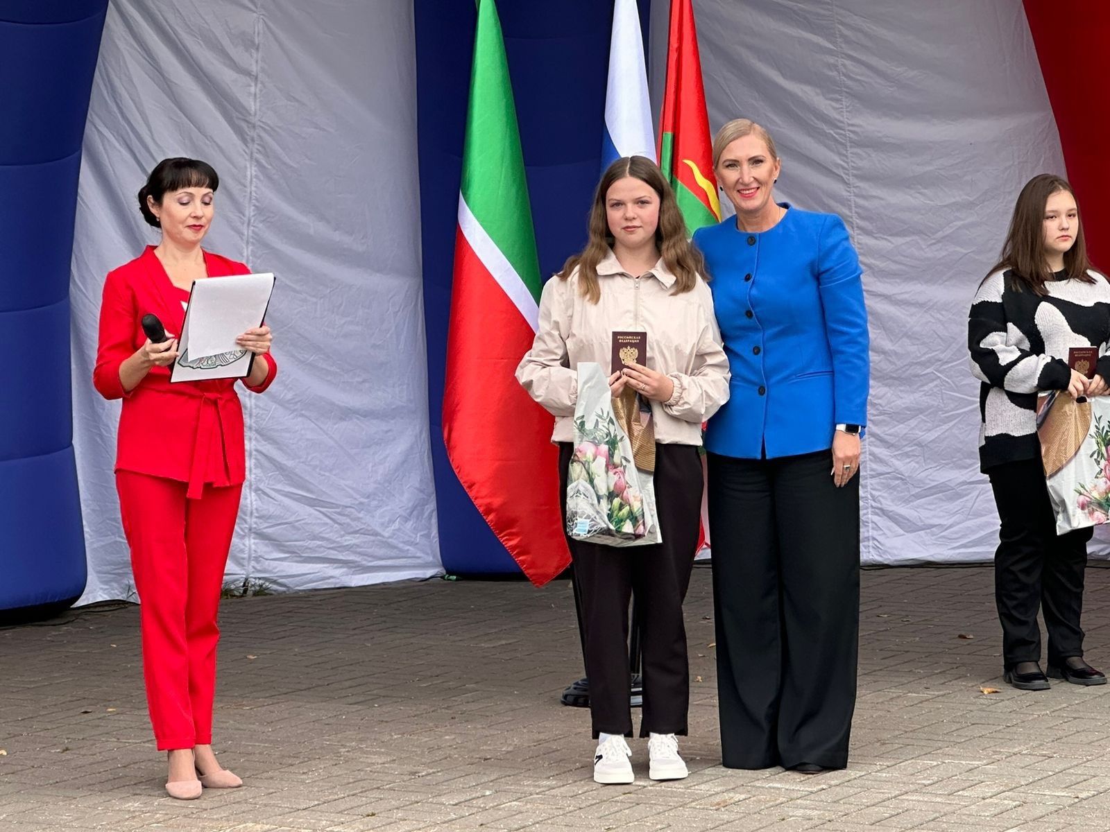 Одиннадцать жителей Заинска получили паспорт