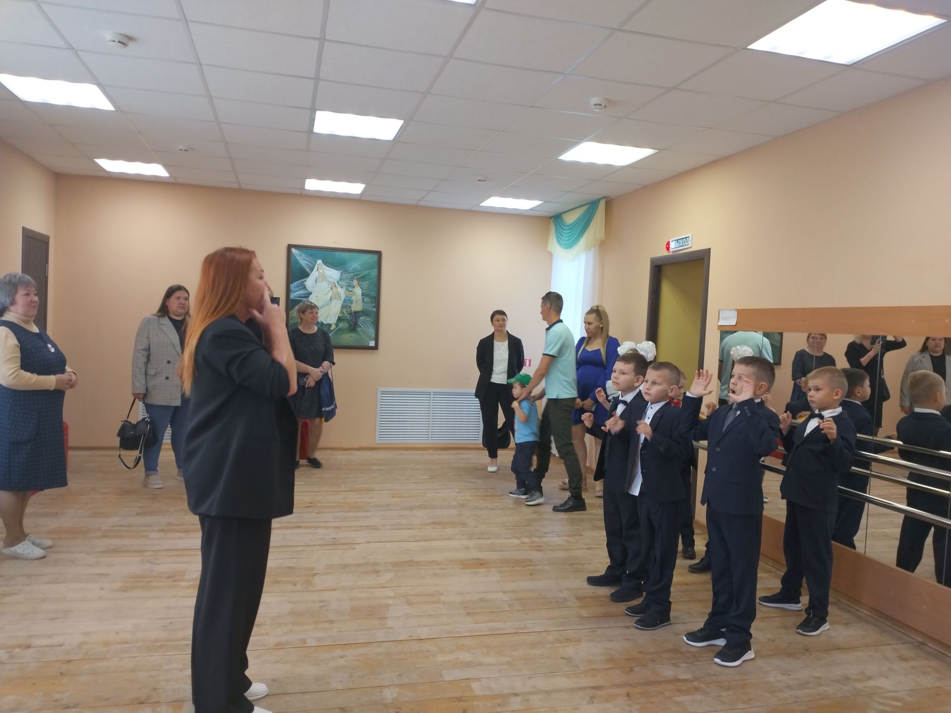 Мирный бистәсендә беренче сыйныф укучыларын мәдәният йортына чакырдылар