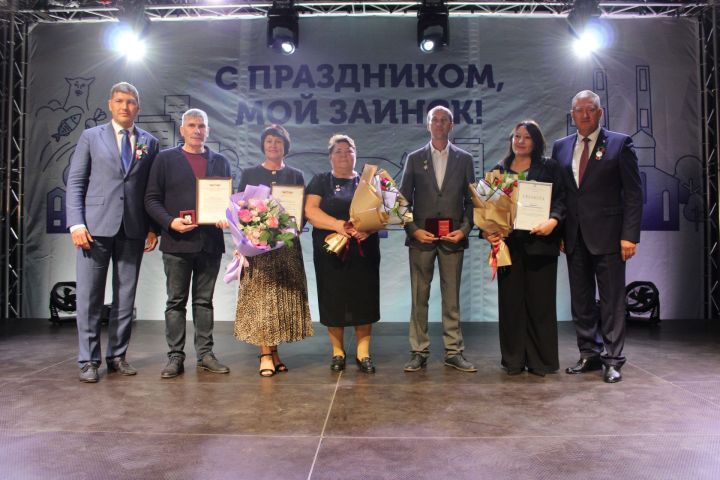 Шәһәр көнендә зәйлеләргә дәүләт бүләкләре тапшырылды