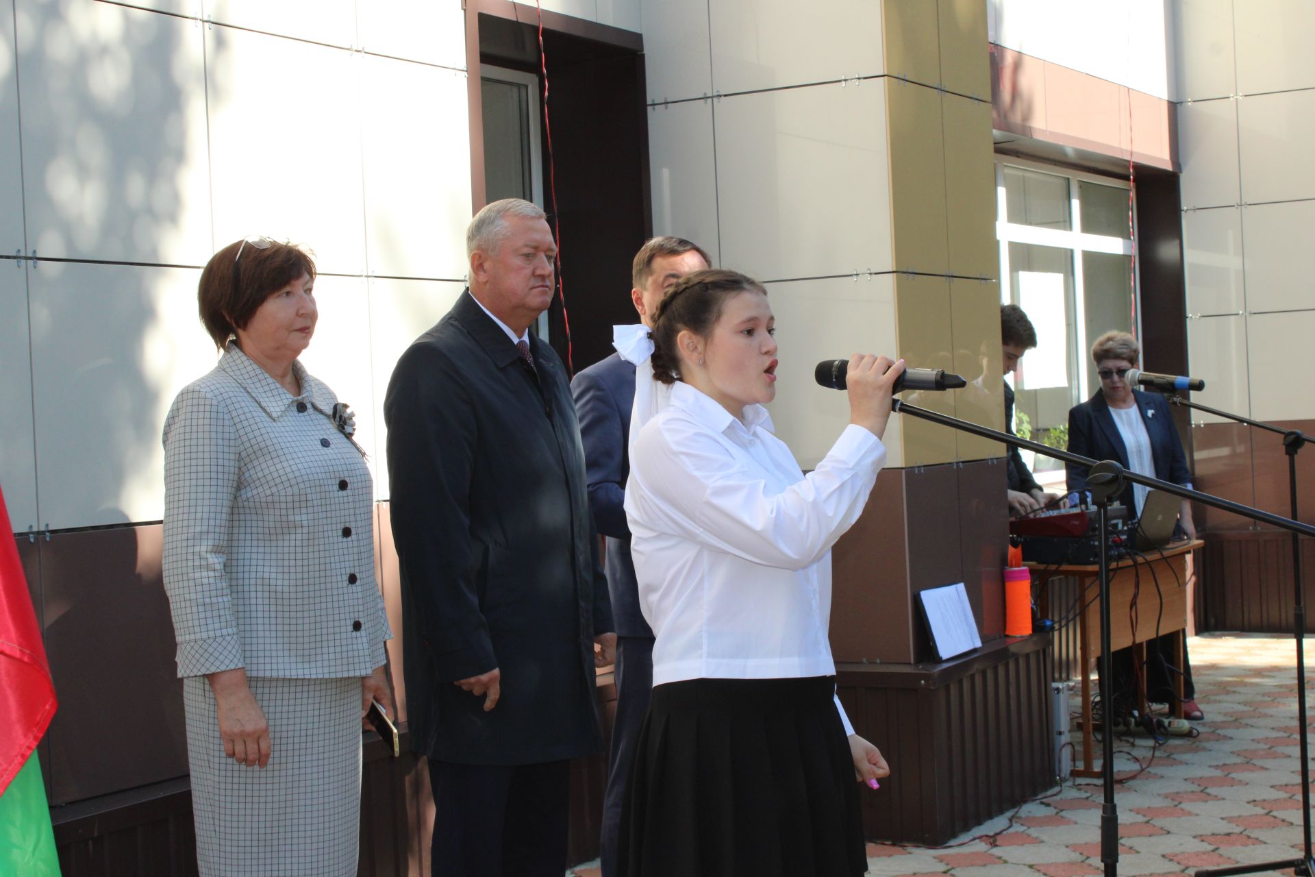 Зәйдә 177 беренче курс студенты Белем көнен туган шәһәрләре уку йортында каршылый