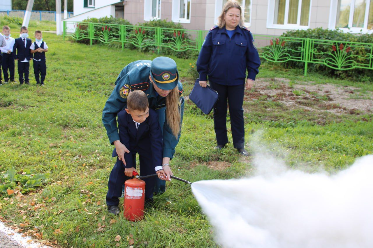 В Заинской школе № 1 прошла учебная эвакуация