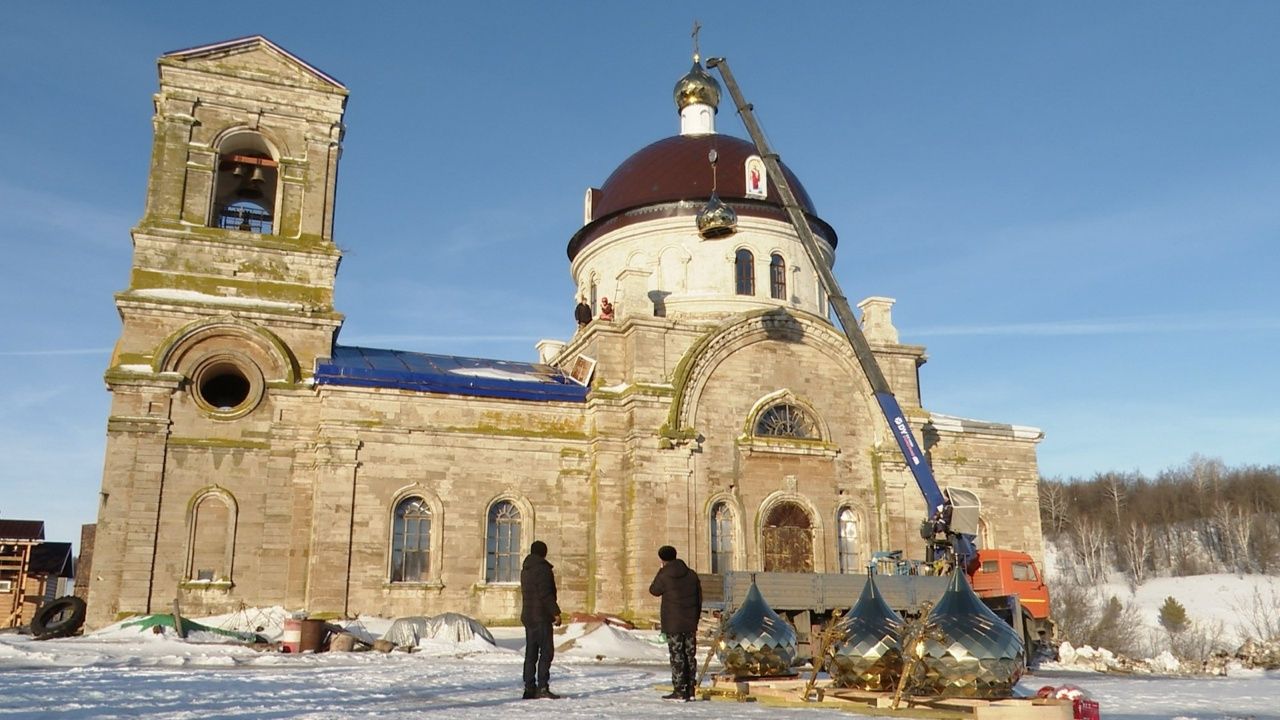 Олы Батрас авылындагы храмга  куполлар куелды