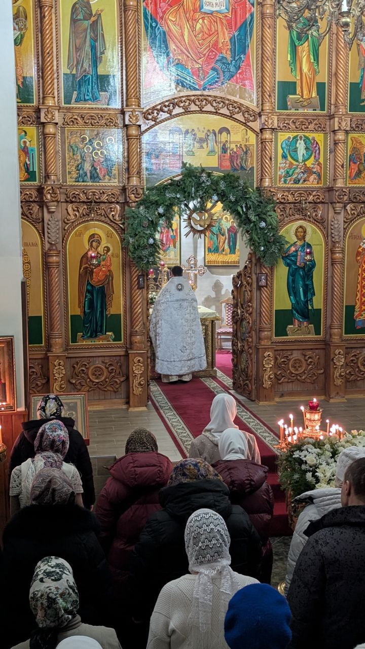 В храмах Заинского благочиния прошли Рождественские богослужения
