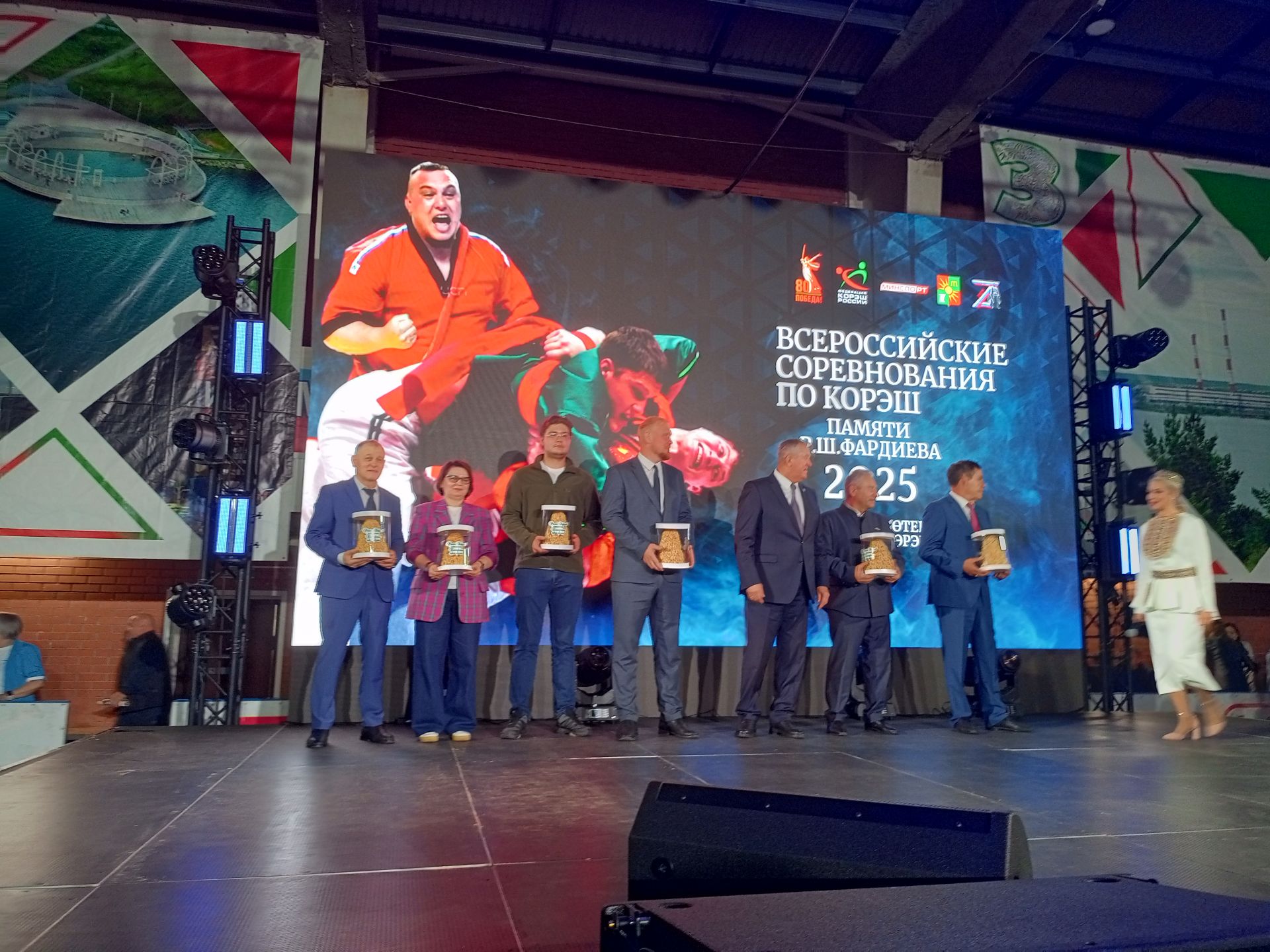 Зәйдә Ринат Фәрдиев истәлегенә Бөтенроссия көрәш турниры старт алды