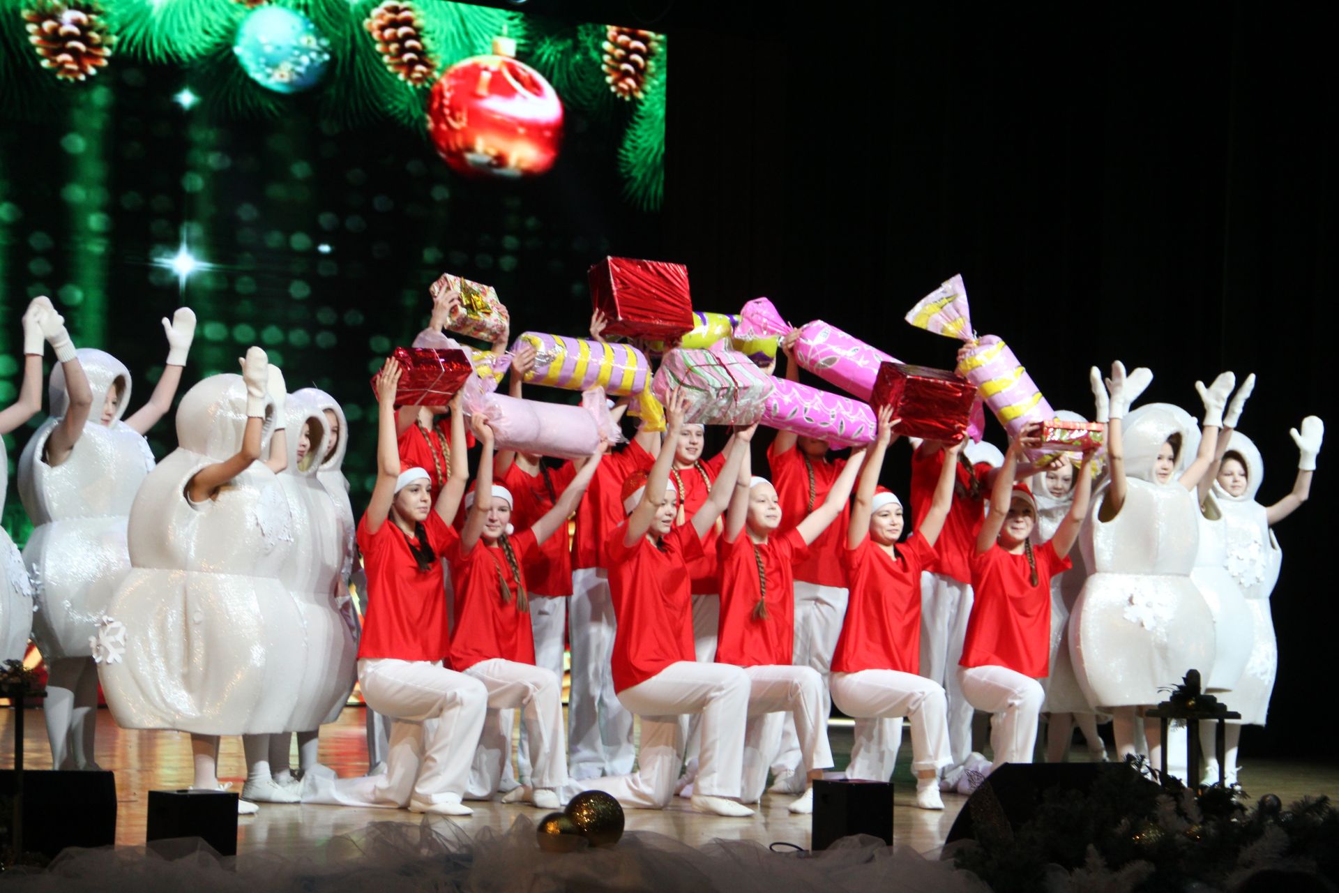 Зәйдә узган уку алдынгылары чыршы бәйрәменнән фоторепортаж