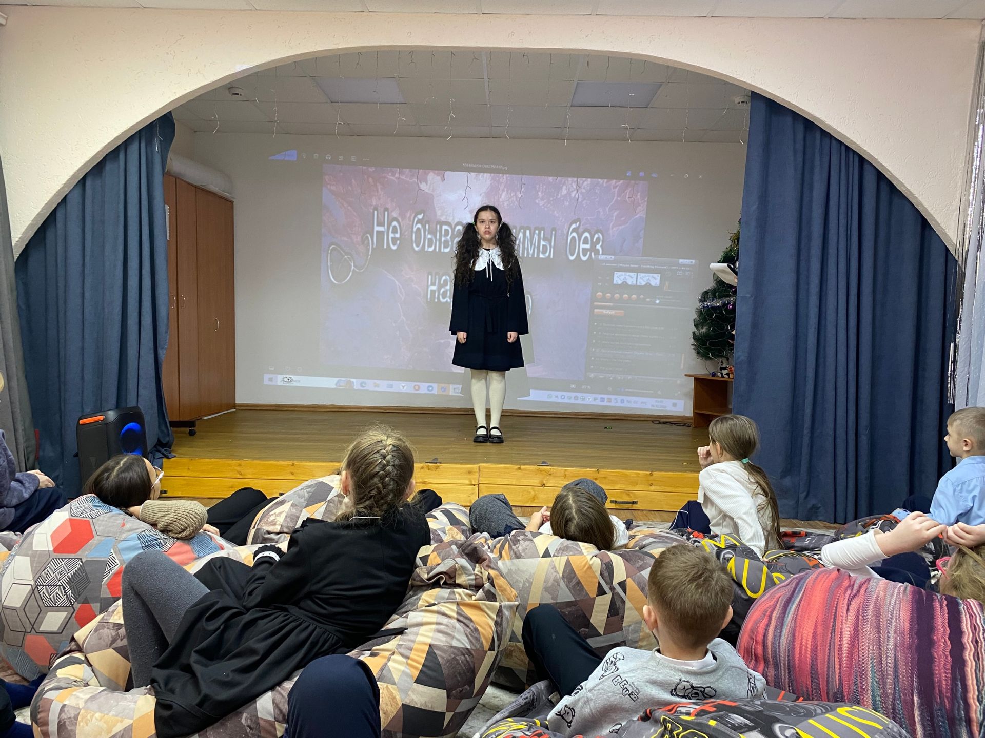 «Не бывает зимы без надежды»: киноурок и игры для школьников в клубе «Юность» Заинска