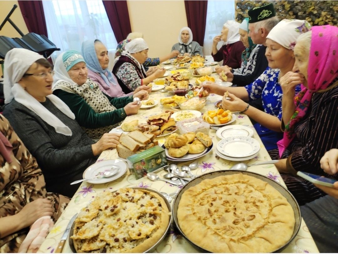 Әниләр көне узды, ә җылысы йөрәкләрдә калды