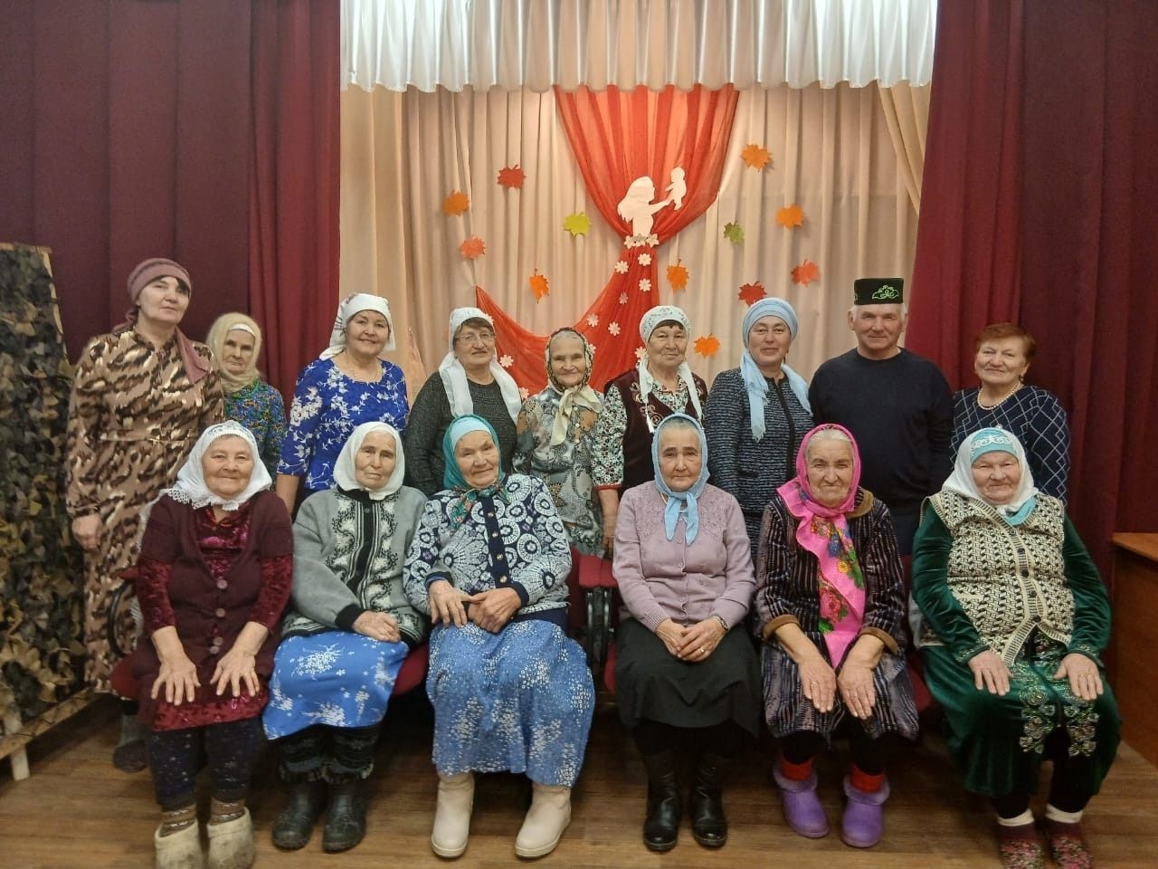 Әниләр көне узды, ә җылысы йөрәкләрдә калды