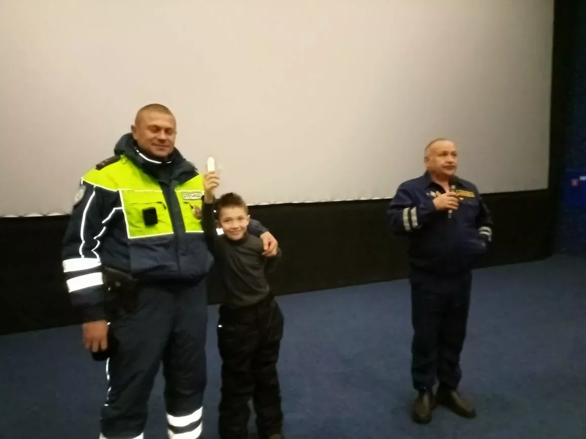 Кинолекторий по ПДД в «Космосе»: Как учили безопасности перед каникулами