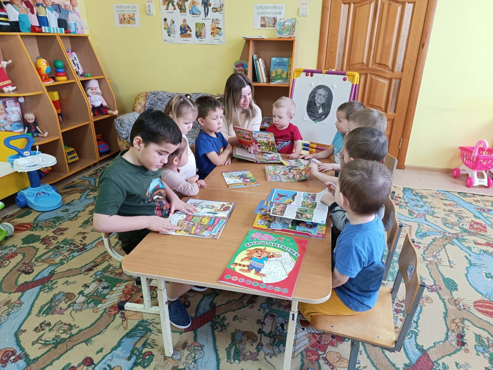 Подарите детям радость чтения: акция в детском саду ко Дню дарения книги