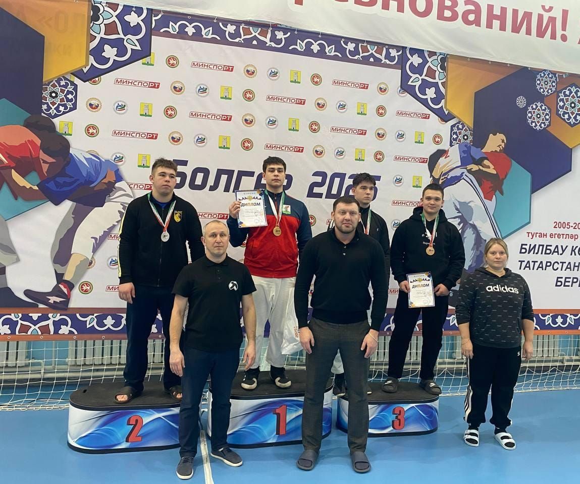 Артем Хромов из Заинска завоевал бронзу на первенстве Татарстана по борьбе на поясах