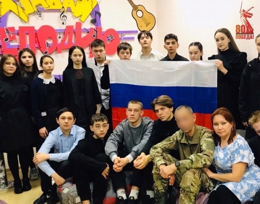 Иске Зәй яшьләр үзәгендә «Жуков» медале белән бүләкләнгән хәрби егет белән очрашу узды