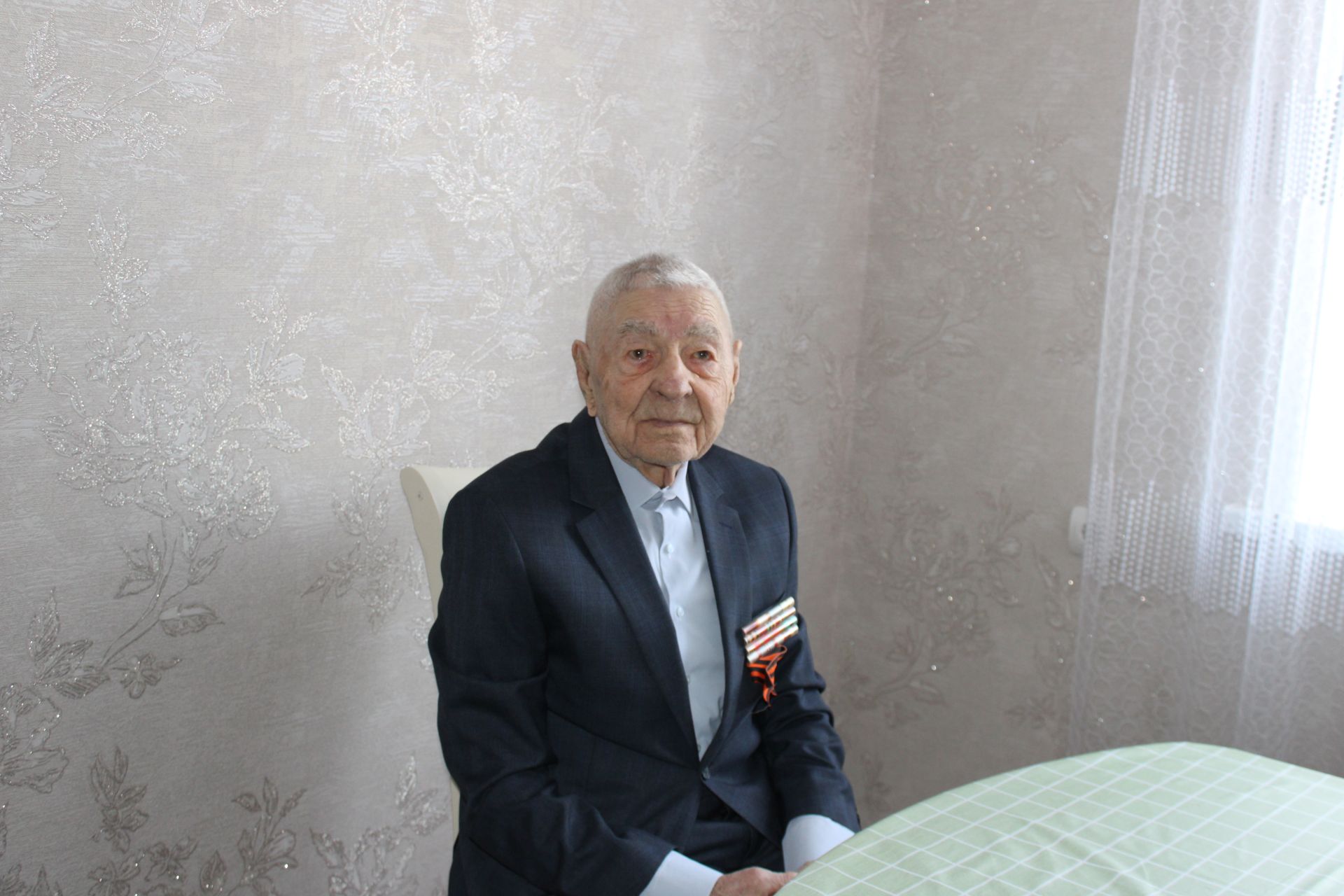 В Заинске ветеранам Великой Отечественной войны вручили юбилейные медали к 80-летию Победы