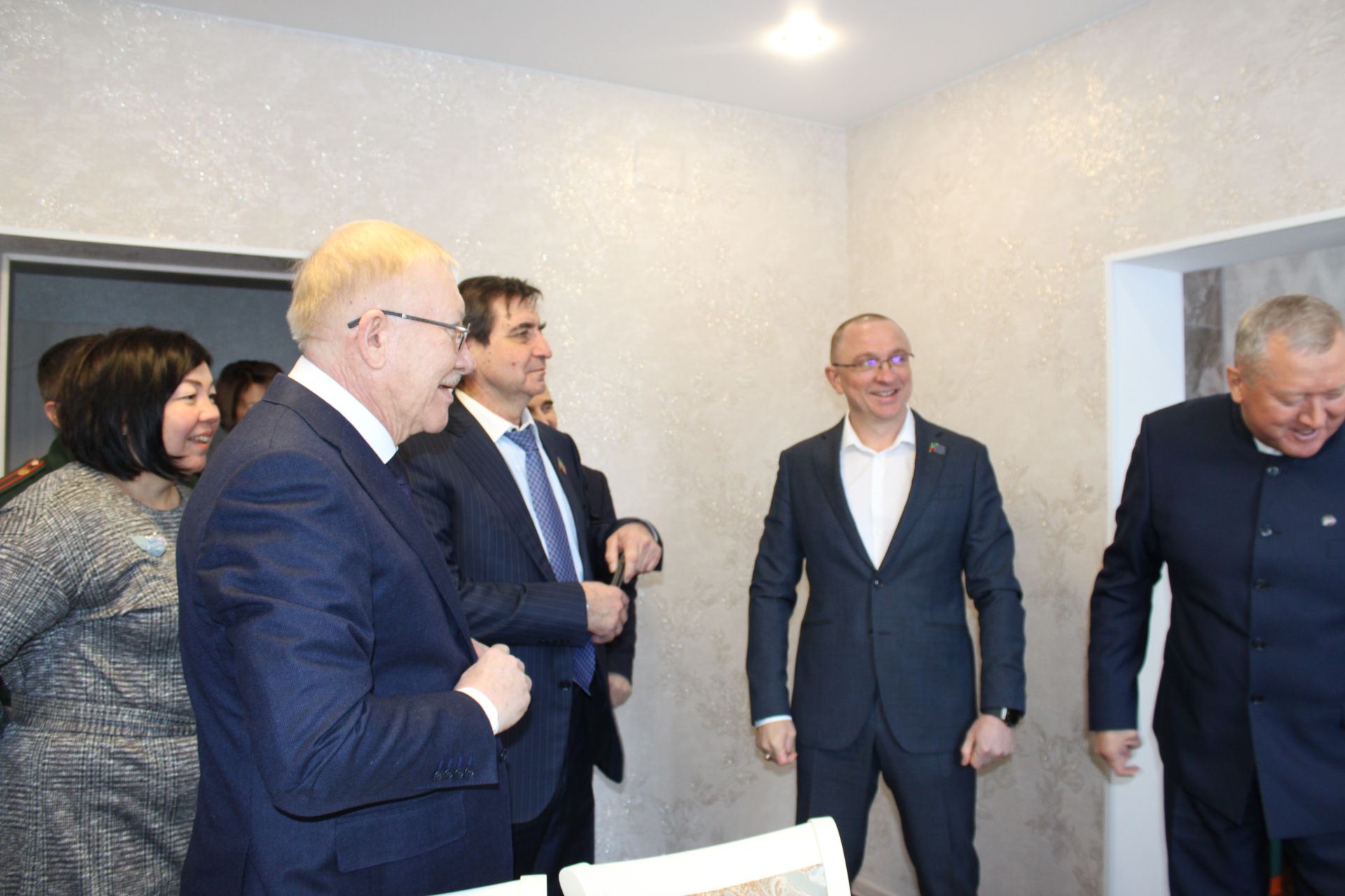 В Заинске ветеранам Великой Отечественной войны вручили юбилейные медали к 80-летию Победы