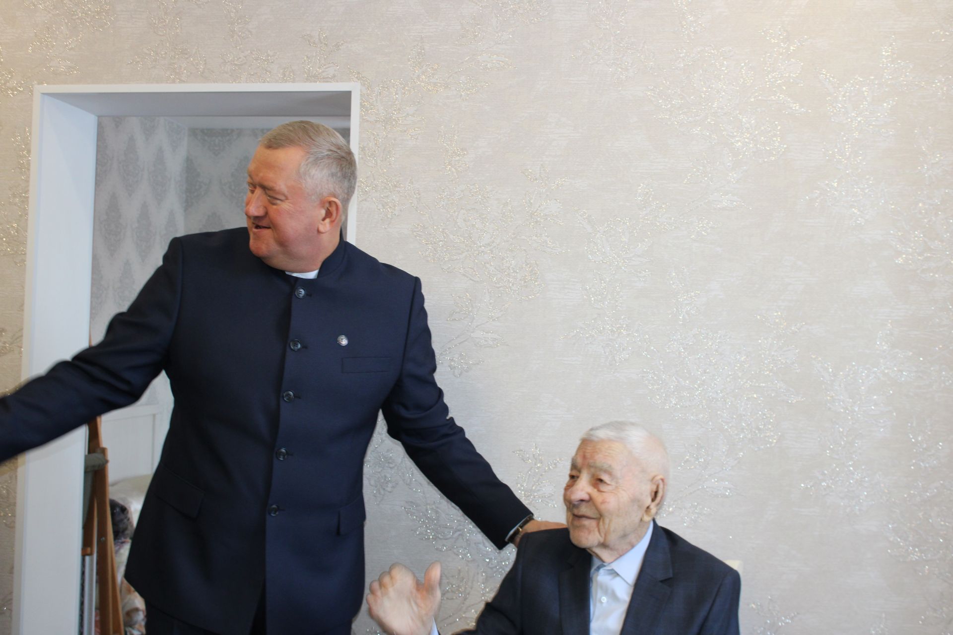 В Заинске ветеранам Великой Отечественной войны вручили юбилейные медали к 80-летию Победы