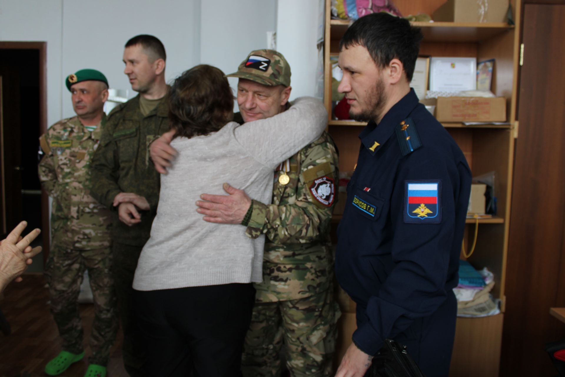 Иске Зәйнең маскировка челтәрләре үрүчеләр янында хәрби егетләр булды
