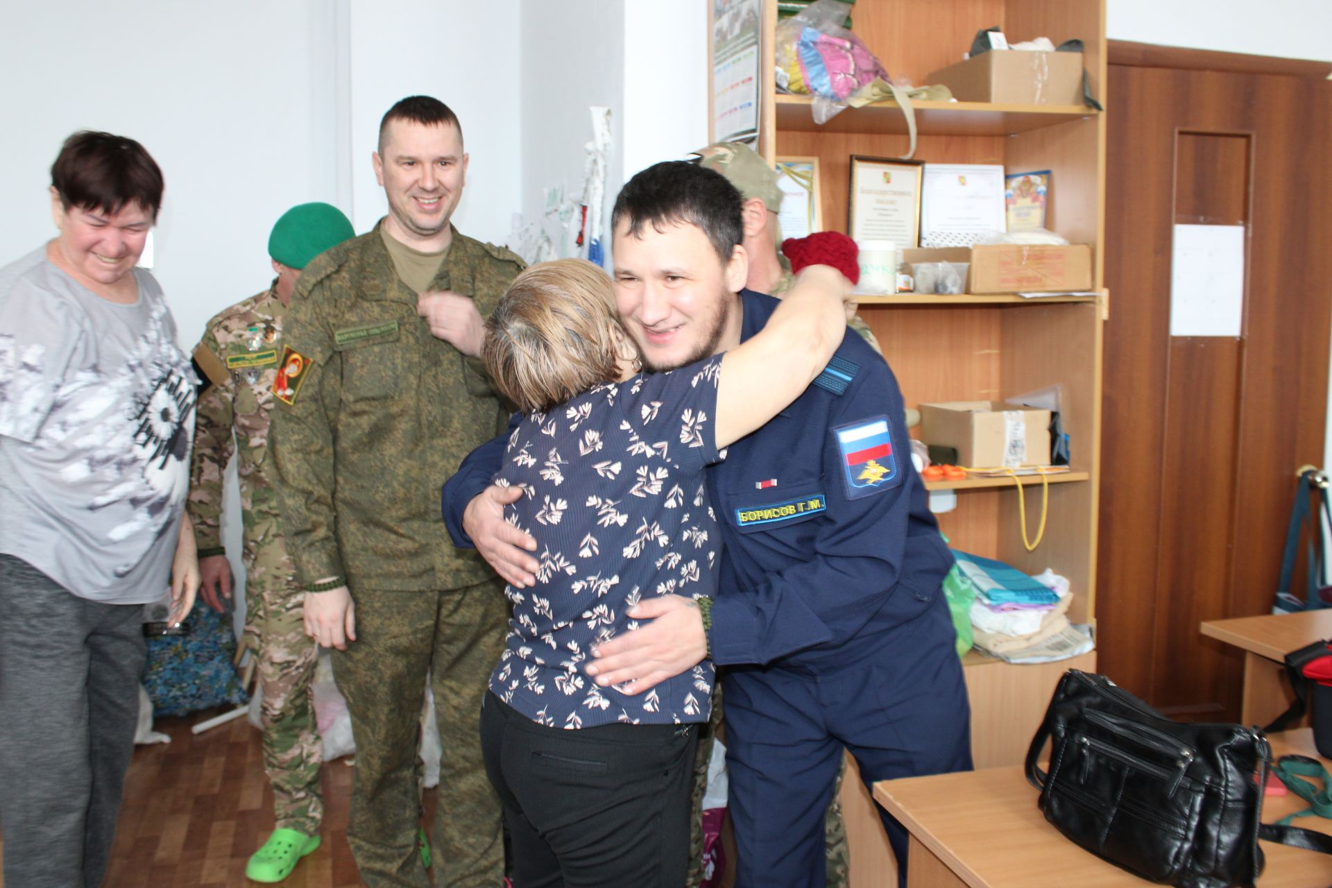 Иске Зәйнең маскировка челтәрләре үрүчеләр янында хәрби егетләр булды