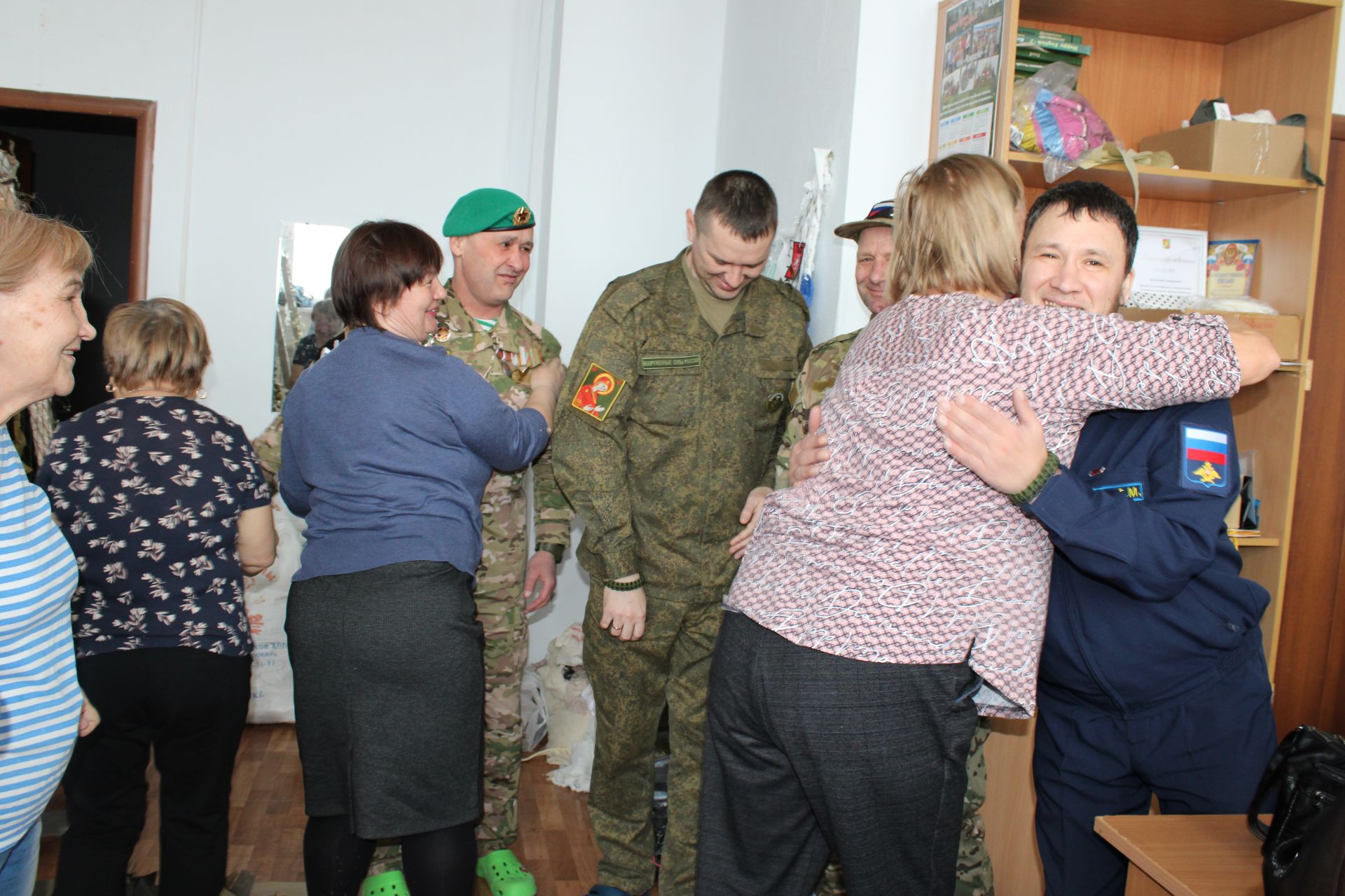 Иске Зәйнең маскировка челтәрләре үрүчеләр янында хәрби егетләр булды