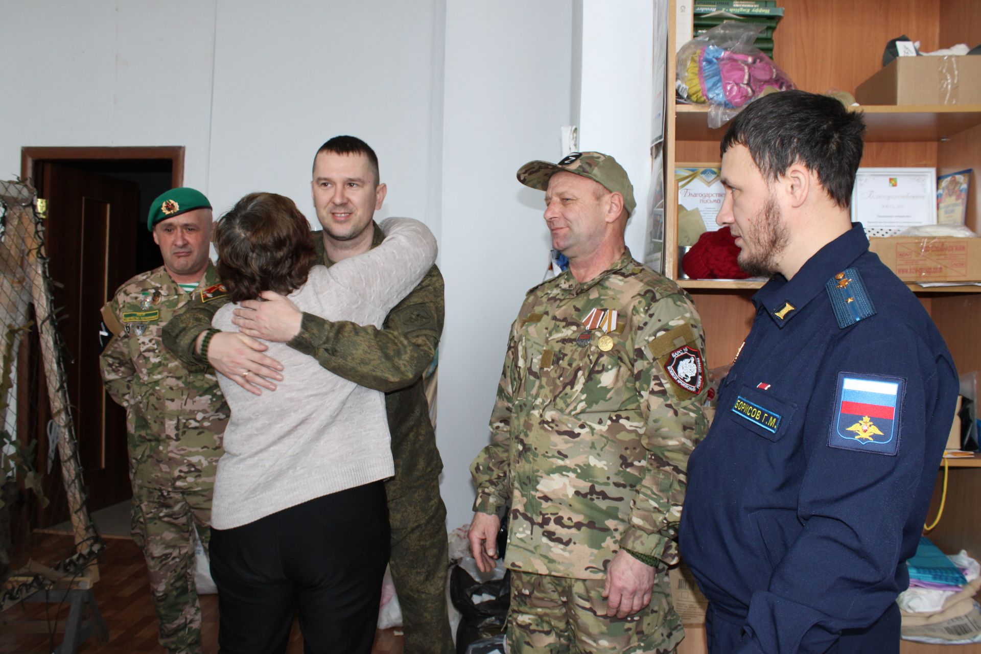 Иске Зәйнең маскировка челтәрләре үрүчеләр янында хәрби егетләр булды